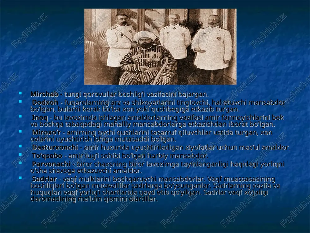 obod, denov, karki, chorjuy, xisor, ko’lob, qorategin, darvoz, baljuvon, sho’g’non-rushon, qo’rg’ontepa, qobodiyon, kalif, bo’rdalik, qoboqli va norazm bekliklaridan iborat edi. har bir beklikni amir tomonidan tayinlab qo’yiladigan hokimlar - beklar idora qilardi. hokim huzurida yuzlab mahalliy ma’murlar xizmat qilardi. manbalar amirlikda mahalliy ma’murlar shtati 30000 kishini tashkil etganligidan guvohlik beradi. hokim va uning xizmatkorlariga maosh davlat xazinasidan berilmas edi, ular mahalliy aholidan olingan turli - tuman soliq va to’lovlar hisobiga tirikchilik qilishardilar. hokimlar, soliq yig’uvchilar, qozilar xohlagancha ish yuritardilar, ularning faoliyatini belgilovchi qonunqoidalar yo’q edi. ularning suiste’mollari xalq gardaniga og’ir yuk bo’lib tushardi. xix asr 30-yillarida amir qo’shinida 19 mingga yaqin yollangan askarlar bo’lib, ular turli shahar va istehkomlarda harbiy xizmatni o’taganlar. qo’shin askarlari, asosan, o’q-yoy, nayza, qilich, xanjar, oybolta kabilar bilan qurollangan. manbalar amir qo’shinida piltali miltiqlar va kichik to’plar ham bo’lganligidan guvohlik beradi. amir qo’shinining jangovorlik darajasi past edi. askarlar harbiy mashqlarga nisbatan ko’proq mehnat bilan band bo’lardi. …