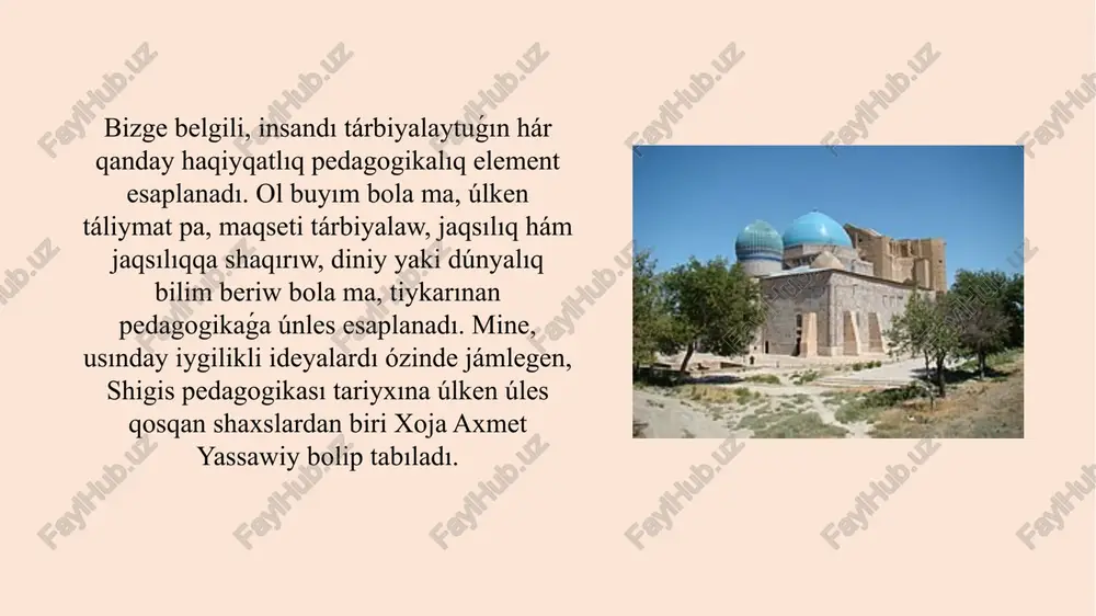 me jetilistiriw sıyaqlı aldınǵı ulıwma insanıylıq qádiriyatlar sáwlelendirilgen. axmet yassawiy hikmetleri tema jaǵınan ráńbáreń. olardı shın kewilden oqıp, ańlawǵa háreket etilse, oqıwshı “insan” degen jánlikti ashıp baslaydı, ózin-ózi izertleydi. bul “ashılıw” (óz-ózin ańlaw) oqıwshını áste-aqırın ótkinshi háweslerden uzaqlastıradı, mazmunǵa júzlenedi. adamgershilikke shaqıradı. bul úndewlerdiń bir ushı yassawiy hikmetleri tiliniń ápiwayı hám xalıqshılıǵına barıp tutassa, ekinshi ushı kúshli kórkem sózler menen kewilge kirip barıw, qosıq oqıwshını hám ruwxıy, hám kórkem tárbiyalawda kózge taslanadı. yassawiy hikmetlerinde ilimge umtılıw, bilimge, aǵartıwshılıqqa shaqırıw jetekshilik etedi, qatarlarda ilimli adamlardıń qádiri bálent bolıwı qayta-qayta aytıp ótiledi: ey do’stlarim, oriflar xolis suhbat etorlar, ul suhbatda ma’rifat durlarini sochorlar. haq-nohaq(ni) bayonini olim bilur, halol-harom farqin omi qoydin bilur?! olimlardin omilar ko’b foyda olur, bu dunyoda yaxshi otin qo’llar, do’stlar. yassawiy kózqarası boyınsha hikmet – “ilmi laduniy,” yaǵnıy ǵayıp hám haqıyqat ilimi hám ilahiy sırlardı ashıw mazmunına iye. axmet yassawiy tap usı oylap tabıwdı isley alǵan hám bul jolda …