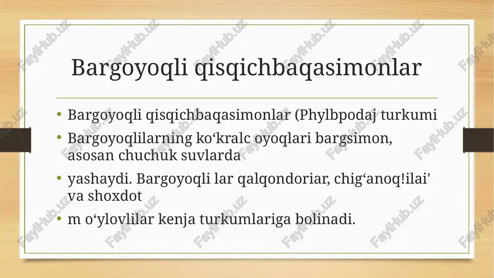 lasi, kalta antennalari va ikki juft jag‘oyoqlari joylashgan. uzun antennulalari suzish uchun xizmat qiladi k o‘krak oyoqlari ikki shoxli, oyoqsiz qorin bo‘limining uchki qismida ayrisi bo iadi. urg‘ochi qisqichbaqalar yetilgan tuxumlarini qorin qismidagi 1-2 ta xaltachasida yopishtirib olib yuradi. tuxumdan chiqqan nauplius lichinkasi ko'p marta tullab voyaga yetadi. kurakoyoqlilaming 1800 ga yaqin turi ma’lum. ular dengiz va chuchuk suvlarda plankton hayot kechiradi. ayrim hollarda ulilar planktonning asosiy qismini tashkil etadi. mayda suv o‘tlari, bakteriyalar organik qoldiqlar bilan oziqdanadi; parazit turlari ham bor. chuchuk suv havzalari va sholipoyalarda siklop -cyclops (124-rasm) va diaptomus imig‘iga mansub qisqichbaqasimonlar keng tarqalgan. ular noqulay sharoitda qalin po'stga o ‘ralib, qulay sharoit kelishi bilan te/ ko‘paya boshlaydi. 0 ‘rta osiyo huddida kurakoyoqlilaming 30 dan ortiq turi tarqalgan. sikloplar suv havzalarida baliqlaming ozig‘i sifatida katta ahamiyatga ega. lekin ular ayrim parazit chuvalchanglaming oraliq xo'jayini sifatida salbiy ahamiyatga ham ega image5.png image6.png image7.jpeg image8.jpeg image9.jpeg image10.jpeg image11.jpeg image3.png …