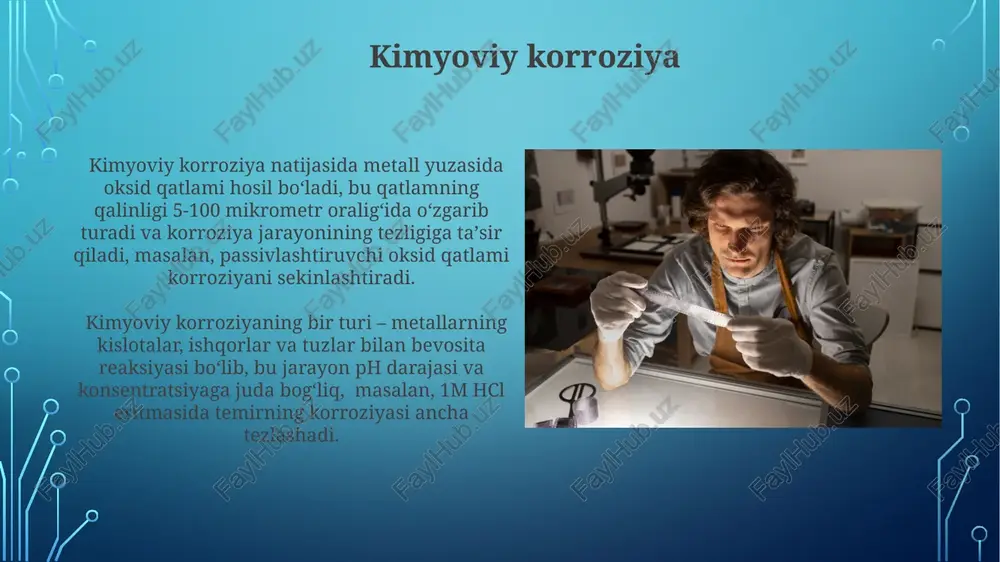 'qotishlar, quvurlar va uskunalarning tez aşınması sababli, yiliga o'rtacha 5-10% ishlab chiqarish hajmining kamayishiga olib keladi. elektrokimiyaviy korroziya elektrokimiyaviy korroziya tezligi metallning elektrokimyoviy potensiali, muhitning ph qiymati va ionlarning konsentratsiyasi kabi omillarga bog'liq bo'lib, korroziya tezligini 10-6 dan 10-1 mm/yilgacha o'zgartirishi mumkin. elektrokimiyaviy korroziya metallarning elektrolit muhitda 0,1 dan 10 v gacha bo'lgan potensiallar farqi ta'sirida oksidlanish-qaytarilish reaksiyalari natijasida yuz beradi. korroziya mexanizmlari korroziyaning diffuziya mexanizmi korroziya mahsulotlari qatlami orqali kislorod yoki boshqa agressiv ionlarning diffuziya tezligiga bogʻliq, bu jarayonning tezligi diffuziya koeffitsienti va qatlam qalinligiga teskari proporsionaldir. korroziyaning kimyoviy mexanizmi, masalan, metallning toʻgʻridan-toʻgʻri oksidlovchi muhit bilan reaksiyasi, reaksiya tezligi metallning faolligi va muhitning oksidlanish potentsialiga bogʻliq boʻlib, temperatura koʻtarilishi bilan 10-20% ga tezlashadi. korroziya turlari gaz korroziyasi, masalan, yuqori haroratlarda metallarning kislorod yoki oltingugurtli gazlar bilan reaksiyasi natijasida yuzaga keladi, bu jarayon 1000°c dan yuqori haroratlarda tezlashadi va metall sirtining qalinligini 5-10 mm ga kamaytirishi mumkin. korroziyaning elektrokimyoviy turi …