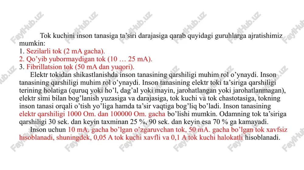 yuqori xavflilikdagi binolar belgilangan shartlarning bir vaqtda ikkitasi yoki bir nechtasi mavjud bo’lgan sharoitdagi binolar. 3. yuqori xavflilikda bo’lmagan binolar, ya’ni yuqori xavflilikdagi yoki o’ta yuqori xavflilikdagi binolarning belgilari bo’lmagan binolar elektr tokidan saqlanish va shaxsiy himoya vositalari. elektr tokidan himoya qilish vositalari asosiy va qo’shimcha vositalarga bo’linadi. asosiy vositalarga 1000 v dan ortiq kuchlanishli elektr moslamalariga xizmat ko’rsatishda foydalaniladigan izolatsiyali shtangalar, tok o’lchovchi kleshalar, kuchlanishni ko’rsatuvchi asboblar, himoyalovchi qurilmalar va turli ko’rinishdagi jihozlar hamda moslamalar kiradi. qo’shimcha vositalarga kuchlanish 1000 v dan ortiq bo’lganda ishlatiladigan dielektrik etiklar, kalishlar, to’shamalar va izolatsiyalangan tagliklar kiradi. elektr tokidan jarohatlanganda birinchi tibbiy yordam ko’rsatish insonlarni kuchlanish ostidagi mashina,mexanizm va qurilmalarning tok o’tkazuvchi qismlarga tegishi muskulni ixtiyorsiz ravishda qisqarishiga olib keladi va bu holatdan jarohatlangan shaxsning o’zi chiqa olmaydi. bunday holatda birinchi navbatda elektr tokini ajratish talab etiladi. agar elektr shkaflari uzoqda joylashgan bo’lsa, elektr simini quruq yog’och dastali bolta yoki boshqa jihoz bilan …
