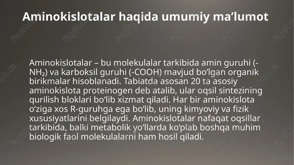 ga oid aminokislotalar sintezi. glutamat oilasiga kiruvchi aminokislotalar — glutamat, glutamin, prolin va arginin sintezi α-ketoglutaratdan boshlanadi. α-ketoglutarat glutamatga azot qo‘shilishi orqali aylantiriladi. glutamatdan esa keyingi fermentlar yordamida prolin va arginin sintez qilinadi. ushbu jarayonlarda turli oksidoreduktaza va sintaza fermentlari ishtirok etadi. bu aminokislotalar ko‘plab fiziologik jarayonlarda, shu jumladan azot almashinuvida muhim rol o‘ynaydi. aspartat oilasi aminokislotalari aspartat, asparagin, treonin, lizin va metionin kabi aminokislotalar aspartat oilasiga kiradi. ularning sintezi aspartat va uning derivatlari orqali amalga oshiriladi. aspartat transaminatsiya reaktsiyasi orqali hosil bo‘ladi va undan asparagin, treonin, lizin kabi murakkab aminokislotalar sintez qilinadi. ushbu jarayonda amidatsiya va metilatsiya kabi qo‘shimcha reaksiyalar ham ishtirok etadi. piruvatdan hosil bo‘ladigan aminokislotalar piruvat asosida alanin, valin, leysin va izoleyzin aminokislotalari sintez qilinadi. bu jarayonda piruvat α-keto kislotalarga aylantiriladi, so‘ngra transaminatsiya orqali aminokislotalar hosil bo‘ladi. bu jarayonlarda bir nechta fermentlar, jumladan, transaminaza va dehidrogenaza fermentlari faoliyat ko‘rsatadi. ushbu aminokislotalar asosiy energetik va biosintetik yo‘llarda qatnashadi. …