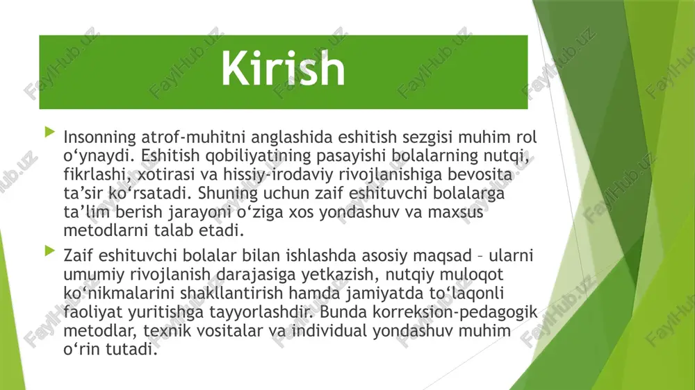 lalarda nutqni rivojlantirish – o‘qitishning asosiy maqsadidir. nutq orqali bola o‘z fikrini ifodalaydi, atrofdagi olamni anglaydi va ijtimoiylashadi. shu bois logopedik mashg‘ulotlar, eshitish mashqlari va artikulyatsiya ishlari dars jarayonining ajralmas qismidir. nutqni rivojlantirishda quyidagi usullar samarali hisoblanadi: labdan o‘qish (artikulyatsiya o‘rganish) – o‘qituvchi lab harakatlari orqali so‘z talaffuzini ko‘rsatadi; nutq apparatlari yordamida mashg‘ulot – mikrofon, quloq apparati yoki eshitish trenajyorlari orqali so‘zlarni farqlash o‘rgatiladi; o‘yin asosidagi mashg‘ulotlar – rasmli kartochkalar, tovushli o‘yinlar orqali nutq faoliyati rivojlantiriladi; audiovizual metodlar – tovush va rasmni birgalikda idrok etish orqali eshitish va ko‘rish sezgisini uyg‘unlashtirish. bu jarayonlarda o‘qituvchi va logoped hamkorligi muhimdir. o‘qituvchi nutqni o‘rgatsa, logoped uni to‘g‘rilaydi va rivojlantiradi. zamonaviy texnologiyalar va innovatsion yondashuvlar bugungi kunda zaif eshituvchi bolalarni o‘qitishda **axborot-kommunikatsiya texnologiyalari (akt)**dan keng foydalanilmoqda. interaktiv taqdimotlar, subtitrli videodarslar, multimediya vositalari bolalarda darsga bo‘lgan qiziqishni oshiradi. nutqiy materiallarning amaliy egallanishini ta’minlash uchun maxsus sodir etilgan muammoli nutqqa (gapirish, yozib tushuntirishga) ehtiyojni tug‘diruvchi vaziyatlar …