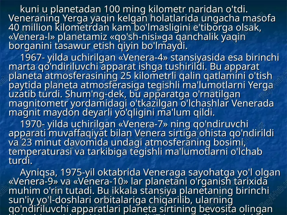 ittifoqning «venera-ll» va «venera-12» stansiyalari bo'lsa, qolgan ikkitasi aqsh ning «pioner-venera-l» va «pioner-venera-2» stansiyalaridir. «venera-ll va 12» va «pioner-venera-l va 2» stansiyalarning qo'ndimvchi apparatlariga o'rnatilgan kompleks ilmiy apparatlar planeta atmosferasining gaz va bulutli komponentalariga tegishji kimyoviy tarkibini, planetaning bulutli qatlami strukturasini va zarrachalari konsentratsiyasini aniqladi. shuningdek, ular planeta temperaturasi, bosimi va zichligini hamda uning bir necha hudud-lariga tegishli shamolning tezligini o'lchashga imkon berdi. venera-ning sun'iy yo'ldoshi bo'lib qolgan «pioner-venera-l» bularga qo'-shimcha qilib, venera atmosferasining dinamikasi, sirkulatsiyasi, turbulentligi va issiqliq balansiga tegishli ma'lumotlarni qo'lga kiritdi. xulosa qilib aytganda, veneraga uchirilgan kosmik apparatlar yordamida venera atmosferasi va sirtiga tegishli quyidagi yangi ma'lumotlar qo'lga kiritildi: planeta atmosferasining bosimi juda yuqori bo'lib, olimlar hech kutmagan miqdorni — 90 atmosferani ko'rsatdi. uning 97% ini karbonat angidrid, 1% atrofida suv bug'lari egallab, kislorod esa atigi 1,5% ni tashkil qilishi ma'lum bo'ldi. planeta sirti yaqinida o'lchangan temperatura +470 °c gacha yetdi. veneraning atmosferasida ham yerdagi kabi ionosfera …