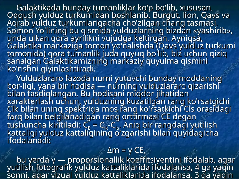 bunda yulduzning quwatli ultrabinafsha nurlanishining asosiy qismi gaz atomlarini ionlashtirishga sarf bo'lib, kam qismi, oqibatda issiqlikka aylanadigan elektronlarning kinetik energiyasini orttirishga ketadi. 128—rasm. orion yulduz turkumidan joy olgan ulkan orion gaz tumanligi. 129—rasm. orion yulduz turkumidagi “rozetka” gaz tumanligi. ionlashgan gazda erkin elektronlarning atom bilan bog'langan holatga o'tishi bilan kechadigan rekombinatsiya hodisasi kuzatilib, bunda atomlar, dastlab yutilgan qattiq ultrabinafsha nurlarning kvantlari o'rniga, ko'zga ko'rinadigan diapazonda, nisbatan kam energiyali bir necha kvantlarda nurlanadi, boshqacha aytganda, fluoressensiya hodisasi ro'y beradi. tumanlikda bu jarayon tufayli qaror topgan 104 k ga teng temperatura mazkur tumanlikning issiqlik radionurlanishi orqali tasdiqlanadi. neytral vodorodning galaktika bo'ylab taqsimlanishi. vodo-rodning yulduzlararo fazodan joy olgan sovuq gazlarda kuzatiladi-gan neytral chizig'i, bu sohalarning fizik xossalari va tabiatlarini qisman bo'lsa-da o'rganishga imkon beradi. galaktikamizda neytral vodorodning taqsimlanishi to'g'risidagi to'la ma'lumotni vodorod­ning bevosita nurlanishini o'rganish asosida qo'lga kiritish mumkin. bunga neytral vodorodning, radiodiapazonda, 21 sm li to'lqindagi nurlanishlarini o'rganish orqali erishiladi. 21 sm …