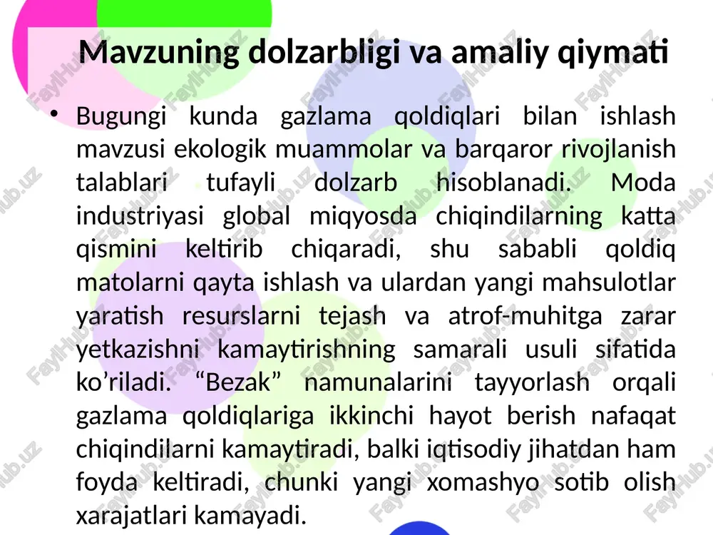 yangi paxta ishlab chiqarish uchun 20 ming litr suv kerak.statistikaga ko'ra, yiliga 92 million tonna gazlama chiqindisi hosil bo'ladi, ammo qayta ishlash bilan bu miqdorni 30% kamaytirish mumkin. ekologik ta'sir: poligonlarda gazlama parchalanib, metan gazini chiqaradi, qayta ishlash esa bu muammoni hal qiladi.iqtisodiy foydalar: yangi ish o'rinlari yaratish, xom ashyo xarajatlarini kamaytirish. “bezak” namunalarini tayyorlash texnologiyasi bezaklar, insoniyat madaniyatining ajralmas qismi sifatida, turli xil madaniy, ijtimoiy va estetik talablarga javob beradigan ko'rinishlarda namoyon bo'ladi. ushbu bo'limda bezak turlarini milliy, zamonaviy va aralash uslublar asosida tahlil qilamiz. bu turlar orasidagi farqlar va o'xshashliklarni chuqur o'rganish orqali, bezak tayyorlash texnologiyasining rivojlanish jarayonini tushunish mumkin. milliy bezaklar an'anaviy madaniyatga asoslangan bo'lib, zamonaviy bezaklar innovatsion yondashuvlarni qo'llaydi, aralash uslublar esa ikkalasini birlashtiradi. ushbu tahlil dalillar va amaliy misollar bilan mustahkamlanadi.milliy bezaklar, avvalo, milliy madaniyat va urf-odatlarning timsoli sifatida ko'riladi. gazlama qoldiqlaridan bezak tayyorlashda ishlatiladigan asbob-uskunalar gazlama qoldiqlaridan bezak tayyorlash texnologiyasi asbob-uskunalar bilan chambarchas bog'liq. …