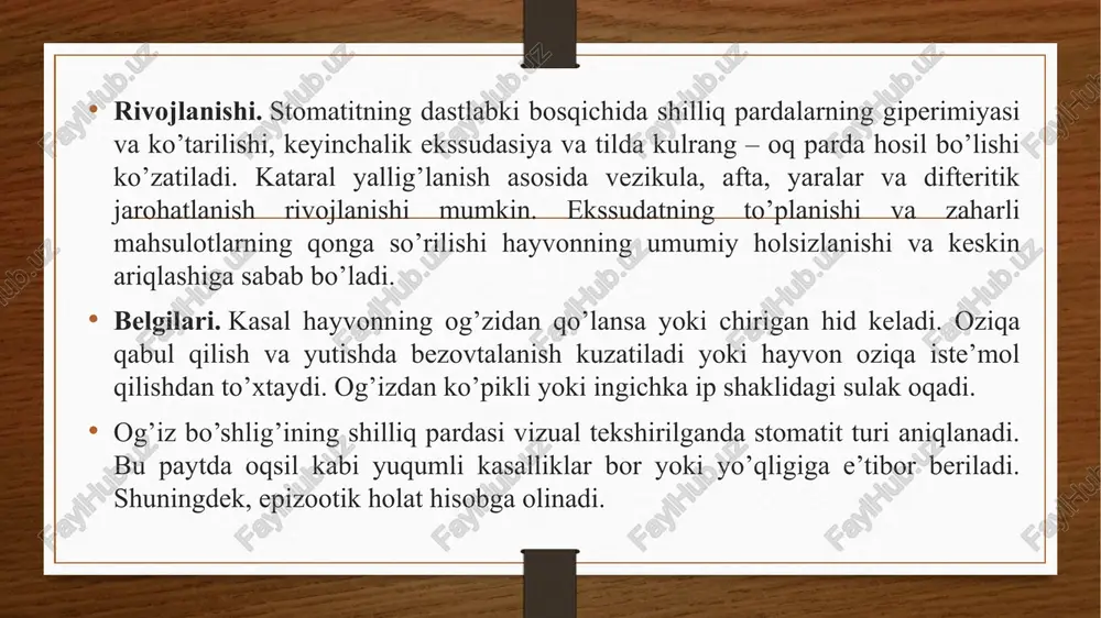 idan jarohatlanishi oqibatida, ikkilamchi ezofagitlar yallig’lanish jarayonining tomoq yoki oshqozondan o’tishi hamda ayrim yuqumli kasalliklar (oqsil, chechak, havfli kataral isitma) paytida kuzatiladi. rivojlanishi. yuzaki kataral yoki gemorragik yallig’lanishida qizilo’ngach shilliq pardasi to’q-qizil rangda, krupoz yoki flegmonoz yallig’lanishida shilliq pardaning shishi va uning ko’tarilishi yutishning qiyinlashishiga sabab bo’ladi. oqibatda organizmning suvsizlanishi, ariqlash kuzatilib, modda almashinuvlarining va yurak faoliyatining buzilishi qayd etiladi. belgilari. ezofagitning asosiy belgilari: yutinishning qiyinlashishi va og’riqli bo’lishi, og’izdan sulak oqishi, oziqa luqmasini ehtiyotlik bilan yutish yoki butunlay yutina olmaslik, kizilo’ngachning kuchli spazmi va oziqa luqmasining tiqilib qolishi, antiperstaltik harakat yoki regurgitasiya, bezovtalanish, oldingi oyoqlar bilan tepinish, boshini chayqatish va oziqa qabo’l qilishdan bosh tortish hisoblanadi. ba’zan qayd qilish kuzatiladi. kataral ezofagit odatda 1-2 haftada sog’ayish bilan tugaydi. ezofagitning og’ir kechishi (krupoz, flegmonoz) o’zoq davom etib, qizilo’ngachning stenoziga sabab bo’lishi mumkin. qizilo’ngachning yallig’lanishini uning tiqilishi kengayishi, stenozi va tomoqning yallig’lanishidan farqlash kerak. qizilo’ngachning yallig’lanishida zond yuborish kuchli og’riqqa sabab …
