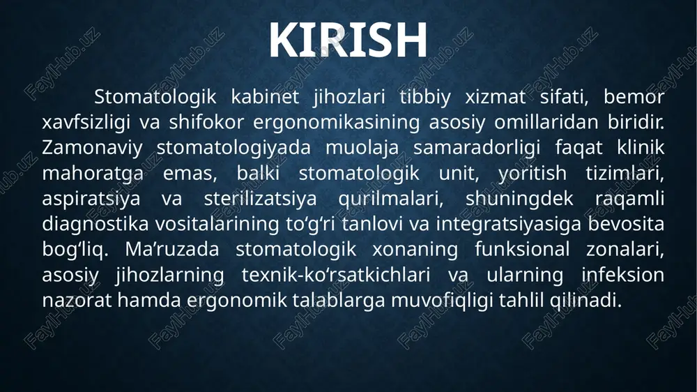iya tizimi yuqori hajmli so‘rish (hve) va tupukso‘rgich kanallaridan iborat bo‘lib, oqim tezligi odatda 250–350 l/min, shovqin darajasi esa 60–70 db(a) dan oshmasligi maqsadga muvofiq. klinik pnevmo-ta’minot uchun yog‘siz kompressorlar 5–8 bar chiqish bosimini barqaror ushlab turadi, havo quritgich va filtrlash pog‘onalari mikroaerozolni kamaytiradi; markaziy vakuum agregatlari esa 140–200 mbar (abs) oralig‘ida samarali so‘rishni ta’minlaydi. markaziy yoki kabinet ichidagi steril blokda avtoklavlar b-sinf sikllari bilan 121–134 °c haroratda, 2–3 bar bosimda to‘liq fraksion vakuumli sterilizatsiyani bajaradi; quritish bosqichi paket yaxlitligini saqlaydi. yuvish-dezinfektorlar 80–93 °c termodezinfeksiya rejimlari va validatsiya qilinadigan dasturlar bilan ishlaydi; kimyoviy indikatorlar, biologik sporlari testlari hamda sikl loglari sifat nazorati uchun doimiy yuritiladi. intraoral rentgen tizimlari odatda 60–70 kvp kuchlanish va 2–8 ma tok kuchida qisqa ekspozitsiya bilan yuqori kontrast tasvir beradi; sensorlar (rvg) past doza rejimida yuqori sezgirlikka ega. panoramik va cbct tizimlarida voksel o‘lchami 0,075–0,4 mm diapazonda bo‘lib, endodontik, implantologik va jarrohlik rejalashtirishda zarur bo‘lgan anatomik …