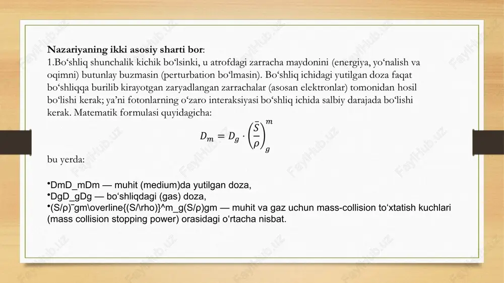 . teorik asosi kuchli, ko‘plab detektorlar va dozimetrik qurilmalar ushbu nazariyaga asoslanadi. amaliy qo‘llash uchun kengaytirilgan shakllari (spencer-attix va boshqa tuzatishlar) mavjud. kamchiliklari va cheklovlari nazariya ideal bo‘shliqlar uchun mo‘ljallangan, lekin real bo‘shliqlar ideal shartlarni bajarmasligi mumkin. past energiyali fotonlar bilan ishlaganda, foton-ta’siri bo‘shliq ichida sezilarli bo‘lishi mumkin, natijada xatolik paydo bo‘ladi. bo‘shliq devorlari va chegara katlamlaridagi ta’sirlar nazariyada e’tiborga olinmaydi — bu holda perturbatsion tuzatishlar kerak. nazariya delta-zarra-chalar (yuqori energiyali elektronlar) ta’sirini to‘liq e’tiborga olmaydi; shuning uchun spencer-attix kengaytirilgan shakllari kerak bo‘ladi. kameraning o‘lchami va tayanchi materiallar nazariyaning amal qilish doirasini cheklaydi. bu rasmda uch xil bo‘shliq turi ko‘rsatilgan: (a) kichik bo‘shliq (bragg-gray uchun mos), (b) katta bo‘shliq, (c) o‘rta bo‘shliq. har bir turda elektronlar va zaryadlangan zarrachalar taqsimoti va energiya yo‘qotish holatlari farq qiladi. bragg-gray nazariyasi faqat “kichik bo‘shliq” sharoitida to‘g‘ri ishlaydi. bu rasmda foton bilan ishlov berish jarayonlarida katta bo‘shliq modelida bo‘shliq va muhit o‘rtasidagi farqlar ko‘rsatilgan. …