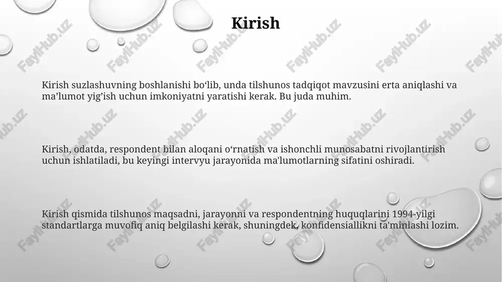 i uskunalar (masalan, diktofon, kamera, yozuv daftari) va dasturlarni (masalan, transkripsiya vositalari) tekshirish, shuningdek, logistika va xavfsizlikni ta'minlash zarur. ma'lumot to'plash usullari elicitation usuli, masalan, minimal juftliklar (minimal pairs) orqali tovush farqlarini aniqlash, 5-10 soat davomida fonetik tahlil uchun muhimdir. so'rovnomalar, 100 dan ortiq ishtirokchilar qatnashganda, qulay usul bo'lib, demografik ma'lumotlar va til xatti-harakatlarini aniqlashda yordam beradi. ishtirokchilarning kuzatuvi, odatda 2 haftadan 1 oygacha davom etadi, tilning ijtimoiy kontekstini tushunishda 20 dan ortiq turli vaziyatlarni kuzatishni o'z ichiga oladi. so'zlashuv "so'zlashuv" o'zbek tilida kundalik muloqotda qo'llaniladigan so'zlar, iboralar va grammatik shakllarning 70-80% ini tashkil etadi, bu esa o'rganish uchun muhimdir. "so'zlashuv"da adabiy tilga xos bo'lmagan qisqartmalar (masalan, 'ketyapman' o'rniga 'ketvomman') keng tarqalgan bo'lib, bu 2 ta til shaklini ajratib turadi. "so'zlashuv" leksikasida rus tilidan o'zlashgan 1000 dan ortiq so'zlar mavjud bo'lib, ularning aksariyati sovet davrida kirib kelgan va hozir ham qo'llaniladi. elicitation (so'zlashuvga undash) elicitation – bu lingvistik ma'lumotlarni yig'ish …