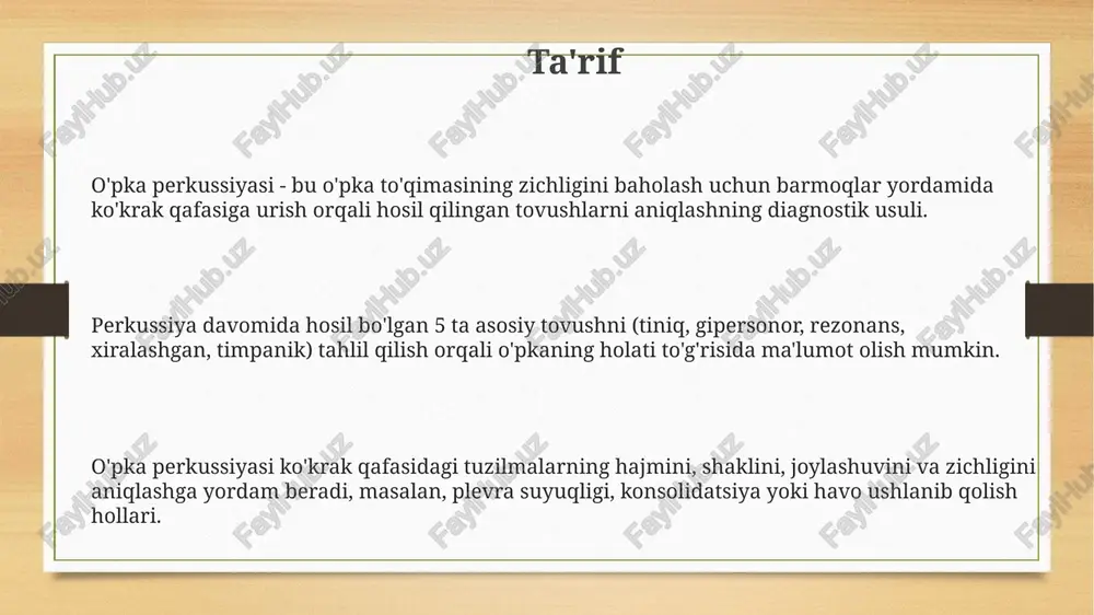 . natijalarni baholash qiyosiy perkussiya o'ng va chap o'pkaning simmetrik nuqtalarida o'tkaziladi, bunda tovushdagi farqlar patologik bo'lishi mumkin, masalan, plevral effuziya yoki pnevmoniya. perkussiya tovushining intensivligi 5 darajada baholanadi: timpani (0), gipertimpanik (1), rezonant (2), xiralashgan (3) va tosh (4), bu asosiy kasalliklarni aniqlashga yordam beradi. natijalarni baholashda o'pkaning pastki chegaralarining harakatlanishi, odatda 3-6 sm, nafas olish paytida o'lchanadi, bu diafragma funktsiyasini ko'rsatadi. xavfsizlik choralari perkussiya paytida bemorning qulayligini ta'minlash va og'riqni oldini olish uchun haddan tashqari kuch ishlatmang; barmoq bilan muloyimlik bilan teging, taxminan 3-5 sm chuqurlikda. infektsiyani yuqtirmaslik uchun perkussiya oldidan va keyin qo'llarni yaxshilab yuvish kerak, ayniqsa 70% li spirtli eritma yoki boshqa antiseptik vositalardan foydalanish maqsadga muvofiqdir. og'riyotgan yoki singan qovurg'alari bo'lgan bemorlarda perkussiyani ehtiyotkorlik bilan o'tkazing yoki umuman o'tkazmang; zarurat bo'lganda, qovurg'alarga bosim o'tkazmaslik uchun boshqa usullarni ko'rib chiqing. murakkabliklar agar perkussiya haddan tashqari kuch bilan bajarilsa, ayniqsa osteoporoz yoki qovurg'a sinishi kabi holatlarda, noqulaylik …