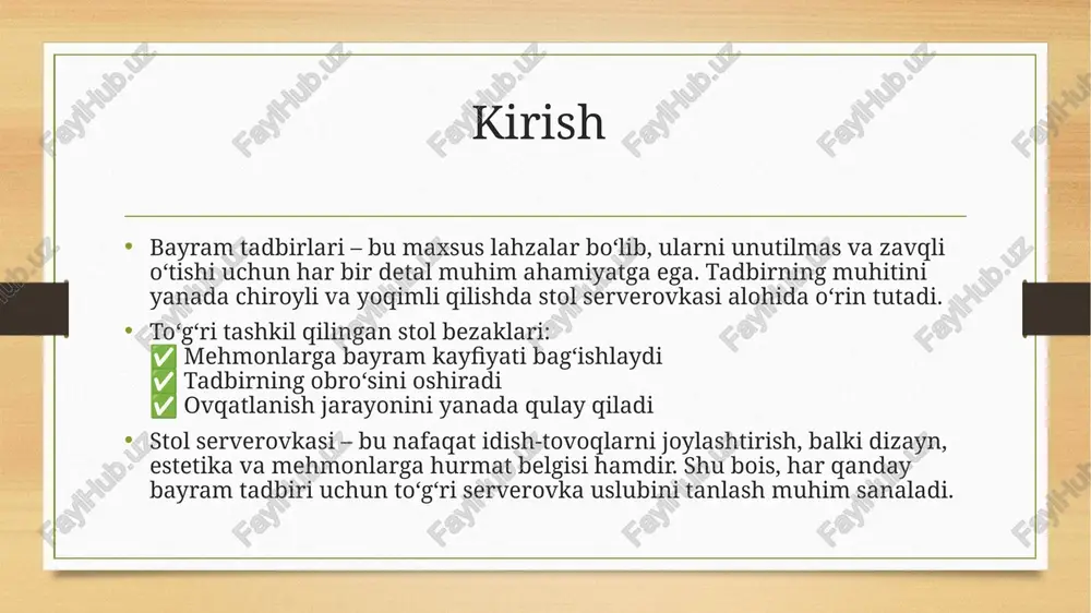 oshxona anjomlarini to‘g‘ri joylashtirish ovqatlanish jarayonini qulay va estetik qiladi. vilka har doim likopning chap tomoniga, pichoq esa o‘ng tomoniga qo‘yiladi. pichoqlarning tig‘i likop tomon qaragan bo‘lishi kerak. agar menyuda sho‘rva bo‘lsa, qoshiq pichoqning o‘ng tomoniga joylashtiriladi. agar bir nechta taom ketma-ket tortiladigan bo‘lsa, ularning har biri uchun alohida qoshiq, vilka va pichoq qo‘yiladi. bu holatda, dasturxon anjomlari tashqi tomondan ichkariga qarab joylashtiriladi, ya’ni birinchi iste’mol qilinadigan taom uchun mo‘ljallangan anjomlar eng tashqariga qo‘yiladi. shirinlik uchun qoshiq yoki vilka odatda likopning yuqori qismida joylashtiriladi. dasturxon anjomlarining tartibli va simmetrik joylashuvi mehmonlar uchun qulaylik yaratadi va bayram stolining chiroyli ko‘rinishini ta’minlaydi. ichimlik idishlarini to‘g‘ri qo‘yish ichimlik idishlarini to‘g‘ri joylashtirish mehmonlar uchun qulaylik yaratadi va stol bezaklariga estetik ko‘rinish beradi. ichimlik stakanlari har doim asosiy likopning o‘ng tomonida, pichoqning yuqorisida joylashtiriladi. suv stakani eng yaqin joyda bo‘lib, undan keyin sharob yoki boshqa ichimlik qadahlari qo‘yiladi. agar bir nechta ichimlik turiga mo‘ljallangan qadahlar …