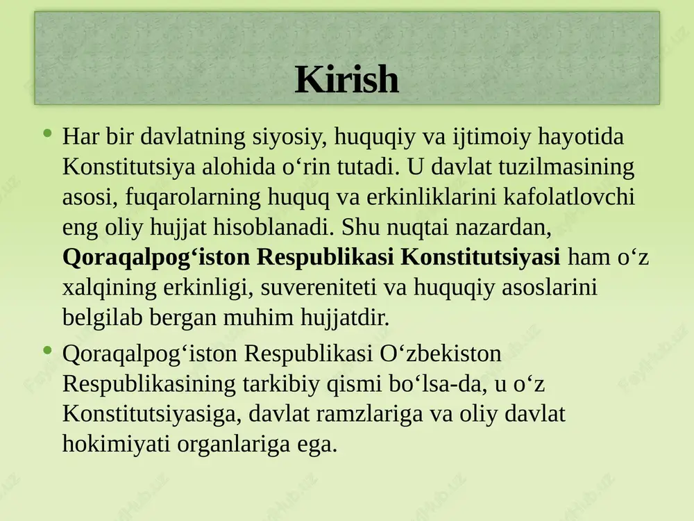 identining farmonlari va boshqa hujjatlarini turmushga tatbiq etishni tashkil qiladi" deyilgan. ushbu konstitutsiyaviy normalardan xulosa qilib aytish mumkinki, o‘zbekiston respublikasi konstitutsiyasi va qonunlariga zid kelsa, o‘zbekiston respublikasi konstitutsiyasi va qonunlari amalda bo‘ladi. qoraqalpog‘iston respublikasida o‘zbekiston va qoraqalpog‘iston respublikasining konstitutsiyalari va qonunlarining ustunligi so‘zsiz tan olinadi. o‘zbekiston fuqarolari uchun majburiy bo‘lgan qonunlar uning tarkibiga kiruvchi qoraqalpog‘iston hududida ham majburiydir. qoraqalpog‘iston respublikasining ma’muriy-hududiy tuzilishini uning o‘zi ko‘rib chiqadi, davlat hokimiyati organlari va boshqaruv tizimini belgilaydi. o‘zbekiston respublikasi davlat siyosatiga mos holda o‘z siyosatini yurgizadi. qoraqalpog‘iston respublikasining hududi bo‘linmas va daxlsizdir. qoraqalpog‘istonda davlat tili - qoraqalpoq va o‘zbek tillardir. ayni vaqtda qoraqalpog‘iston respublikasi hududida iste’qomat qiluvchi barcha millat va ellatlarning tillari, urf-odatlari va an’analari hurmat qilinishi ta’minlanadi ularning rivojlanishi uchun shart-sharoitlar yaratib beriladi va suveren respublikaning davlat ramzlari hurmat qilinadi, va davlatning xalq irodasini ifoda etishi, xalq manfaatlariga xizmat qilishi, davlat organlari hamda mansabdor shaxslarning jamiyat va fuqarolar oldida javobgar ekanligi qayd etiladi. …