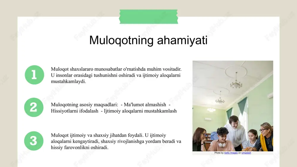 hda diqqatni jamlash, savollar berish va axborotni takrorlash muhim. bu tamoyillar muloqotni samarali qiladi. muloqotni yaxshilash tinglash orqali biz boshqalar fikrlarini va hissiyotlarini tushunamiz, bu muloqotni samarali qiladi. shaxslararo ta'siri samarali tinglash munosabatlarni kuchaytirib, ishonchni oshiradi va muammolarni hal qilishda yordam beradi. xulosa o'zingizni tushuntirish usullari: - ochiq va aniq muloqot: o'z fikrlaringizni aniq va tushunarli qilib ifoda etish, qarshi tomonning sizni to'g'ri tushunishini ta'minlaydi. - metafora va misollar: o'z fikrlaringizni misollar yoki metaforalar orqali tushuntirish tushunishni osonlashtiradi. - sarlavhalar va nuqtalar: o'z fikrlaringizni sarlavhalar va qisqa nuqtalar yordamida tuzish muloqotni samarali qiladi. tinglashning asosiy texnikalari samarali tinglash texnikalari shaxslararo munosabatlarni mustahkamlashda muhim rol o'ynaydi. - aloqadorlik: suhbatdoshga to'liq e'tibor qaratish. - qayta ifodalash: aytilgan gaplarni qayta ifodalab, tushunganingizni tasdiqlash. - fikr bildirish: shaxsiy fikr va his-tuyg'ularingizni muloyim tarzda izhor etish. - tinchlik va sabr: suhbat davomida sabrli va osoyishta bo'lish. - nozik hissiyotlarni anglash: suhbatdoshingizning his-tuyg'ularini tushunishga harakat qilish. …