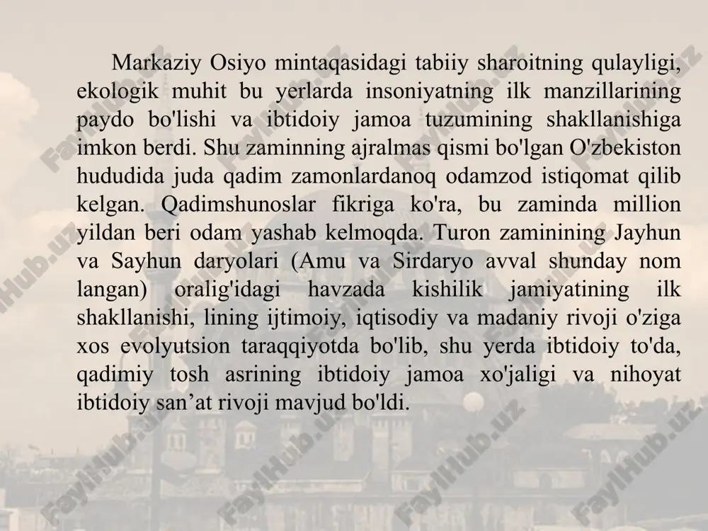 ’rganishda tarixchilikning ajralmas bo’limini tashkil etgan arxeologiya fanining ahamiyati alohida o’rin tutadi.   ibtidoiy davrning arxeologik yodgorliklar texnika rivoji bilan bir qatorda, odamning ishlab chiqarish faoliyatining ba’zi soxalarining ham rivojlanganligi haqida aniq ma’lumotlar beradi. "ibtidoiy jamoa tarixi" tushunchasi tarixchilar o’rtasida bahslarga sabab bo’lmoqda. bir guruh tarixchilar agarda dastlabki insoniyat hqiqatan ham ibtidoiy bo’lgan bo’lsa', davrning oxiriga kelib u bu holatdan chiqishi kerak. boshqa bir gurux tarixchilar esa, ibtidoiy tarix o’zining barcha bosqichlarida dastlabki, boshlang’ich, undan keyin kelgan tarixiy davrlarga nisbatan ibtidoiydir demoqda. g’arbiy fanda esa "tarixdan oldin" tushunchasi keng yoyilgan. bu tushuncha mazkur bo’limni yagona tarixiy fanning boshqa bo’limlaridan ajratib, tarixdan oldingi davrni tarixga qarshi qo’yadi. biroq, shunday bo’lsada, tarixchilar ikkala termindan ham foydalanishadi.  ibtidoiy jamoa davri insoniyat tarixida eng uzoq davom etgan davr bo’lgan. uning eng pastki qirrasi bir yarim million yil avvaldan kam bo’lmagan vaqt bilan o’lchanadi.ayrim olimlar esa bundan ham ilgari deb o’lchaydi. bu qirrani …