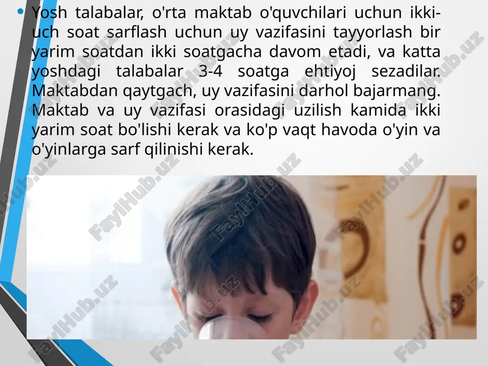 n, 11-15 yoshda 25-30 min., 16-18 yoshda 35-45 min. dan oshmasligi kerak. albatta bu vaqtdan so`ng ko`zga dam berish lozim eshitish analizatori organi tovushlarni eshitish va muvozanat funktsiyasini bajaradi, eshitish an. eshituv alizatori 3 qismga-tashqi, o`rta va ichki qismga bo`linadi. tashqi quloq, quloq suprasi va tashqi eshituv yo`lidan iborat. quloq suprasi tovushni tutish va yunalishini bilishga xizmat qiladi. tashqi eshituv yo`lining uzunligi 2,5 sm. eshituv yo`li devorchalarida maxsus bezchalar bo`lib, ular yopishqoq moddani ishlab chiqaradi. tashqi quloq bilan o`rta quloq o`rtasida 0,1 mm qalinlikdagi nog`ora parda joylashgan. uning shakli ovalsimon, bo`lib elastikdir. nog`ora parda havo to`lqinlarining ta'sirida tebranib, bu tebranish eshituv suyakchalari yordamida o`rta quloqqa o`tkaziladi. o`rta quloq nog`ora bo`shlig`idan, eshituv suyakchalaridan ya'ni - bolg`acha, sandon, uzangi va yevstaxiy nayidan iborat. bolg`acha dastasi bilan nog`ora pardaga yopishib turadi, boshchasi esa sandonning asosi bilan birlashib bo`g`im hosil qiladi. uzangining serbar tomoni oval darchaning pardasiga yopishgan. . tovush qabul qilish bola hali …