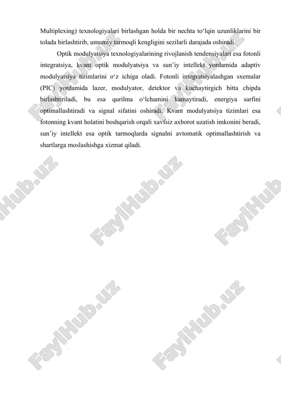 ‘qotishlar bilan uzatish imkonini beruvchi fotonik texnologiyalarning asosiy qismini tashkil etadi. optik aloqa tizimlarining rivojlanishi xx asrning ikkinchi yarmida boshlanib, hozirgi kunda u global internet infratuzilmasining asosiy tayanch tizimiga aylandi. bu tizimlarda elektr signallari optik tashuvchi to‘lqinlarga aylantirilib, tolali optik muhit orqali uzatiladi. shunday qilib, optik modulyatsiya — bu axborot tashuvchi signalning chastota, amplituda yoki fazasini o‘zgartirish orqali yorug‘lik to‘lqinining parametrlarini boshqarish jarayonidir. optik aloqa tizimlarining ishlash tamoyili elektromagnit to‘lqinlarning optik diapazondagi xususiyatlariga asoslanadi. bu diapazon odatda 0,8–1,6 mikrometr oralig‘idagi to‘lqin uzunliklarini o‘z ichiga oladi. aynan shu oraliqda ishlaydigan lazer manbalari eng barqaror va yuqori quvvatli bo‘lib, tolali optik kabel orqali eng kam so‘nish bilan signal uzatish imkonini beradi. optik aloqa tizimining umumiy tuzilmasi odatda uch asosiy qismdan iborat: axborot manbai va modulyator, optik uzatish muhiti va qabul qilish tizimi. axborot manbai (masalan, raqamli yoki analog signal) dastlab elektr shaklida hosil qilinadi. keyin bu signal optik tashuvchi to‘lqin parametrlariga ta’sir …