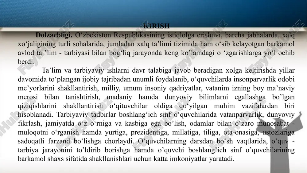 arixiy rivoji davomida mazkur kategoriyani tushuntirishga turlicha yondashuvlar yuzaga keldi. eng avvalo, yuqorida keng va tor ma’nodagi tarbiya farqlanadi. tarbiya – muayyan, aniq maqsad va ijtimoiy tajriba asosida yosh avlodni har tomonlama oʻstirish, uning ongi, xulq-atvori, dunyoqarashini tarkib toptirish jarayoni. i bob 1.1. keng ma’noda tarbiya shaxsga jamiyatning ta’sir etishi, ijtimoiy hodisa sifatida qaraladi. mazkur holatda tarbiya ijtimoiylashtirish bilan uygʻunlashadi. tor ma’nodagi tarbiya deganda, pedagogik jarayon sharoitida ta’lim maqsadini amalga oshirish uchun pedagog va tarbiyalanuvchilarning maxsus tashkil etilgan faoliyati tushuniladi. ushbu holatda pedagoglarning tarbiyaviy faoliyati tarbiyaviy ish deb ataladi. tarbiya jarayonining oʻziga xos xususiyatlari quyidagilardan iborat: - aniq maqsadga yoʻnaltirilganlik; - uzoq muddat davom etishi (tarbiya natijalari tez sur’atda yaqqol koʻzga tashlanmaydi); - uzluksizligi (oʻquvchilar va oʻqituvchining birgalikdagi uzluksiz, tizimli harakatlari); - yaxlit, tizimli tashkil etilishi; - ikki tomonlama aloqa hamda qarama-qarshiliklarning mavjud boʻlishi. tarbiya jarayonini texnologiyalashtirish – aniq maqsadga va ijtimoiy gʻoyaga asoslanib, oʻquvchilarda ma’naviy-axloqiy sifatlarni shakllantirishga yoʻnaltirilgan pedagogik …