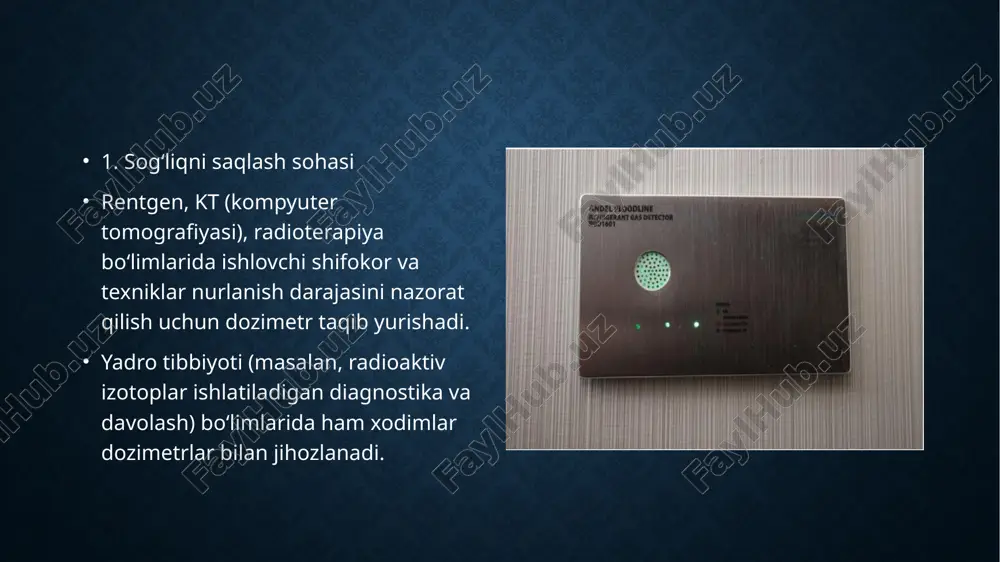rga aylantiradigan qurilma. shodiyavalijonova647@gmail.com () - ionlashtiruvchi nurlanish detektorlari odatda bog'langan ikkita qismdan iborat. birinchi qism radiatsiya ta'sirida o'zgarishlarni boshdan kechiradigan birikmadan iborat bo'lgan sezgir materialdan iborat. boshqa komponent bu o'zgarishlarni o'lchanadigan signallarga aylantiradigan qurilma. proportsional hisoblagich ma’lum bir kuchlanishda (1000 v dan yuqori) ushlab turiladigan katod va anodga ega va qurilma elektrodlarning geometriyasi bilan belgilanadigan sig’im bilan tavsiflanadi. proportsional hisoblagichda kameraning to’ldiruvchi gazi inert gaz bo’lib, har bir impuls zaryadsizlanishining tugashini ta’minlash uchun tushgan nurlanish va söndürme gazi bilan ionlanadi; umumiy aralashma 90% argon va 10% metan bo’lib, p-10 deb nomlanadi. zaryadni kuchaytirish jarayoni detektorning signal-shovqin nisbatini sezilarli darajada yaxshilaydi va keyingi talab qilinadigan elektron kuchaytirgichni kamaytiradi. asboblar proportsional hududda ishlaganda, kuchlanish doimiy bo’lishi kerak va agar kuchlanish doimiy bo’lib qolsa, gazni kuchaytirish omili ham o’zgarmaydi. proportsional hisoblagichni aniqlash asboblari radiatsiyaning past darajasiga juda sezgir. proportsional hisoblagich aralash radiatsiya sohalarida alfa, beta, gamma yoki neytron nurlanishini to’g’ri funktsional tartibga …