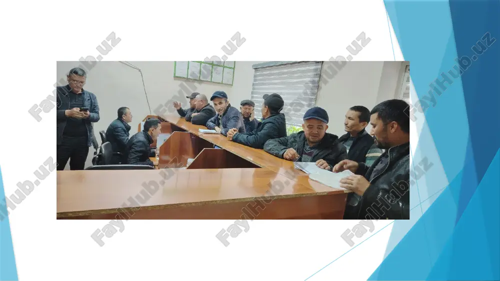 g miqdori va muddati bo‘yicha hisoblanadi. masalan, 1000 dollarlik kredit uchun 5% foiz stavkasi bo‘yicha olingan muddati 1 yil bo‘lgan kreditning foiz miqdori 50 dollar bo‘ladi. foizlarni to‘lash: kreditning foizlari mijoz tomonidan to‘lov jadvaliga muvofiq to‘lanadi. kredit shartnomasini tushuntirish: mijozlar kredit shartnomasidagi barcha shartlarni tushunishlari va foizlarni hisoblashda yordam beradigan kalkulyatorlardan foydalanishlari mumkin. 5.mavzu:agrobank bankining qimmatli qog'ozlar bilan operatsiyalari qimmatli qog‘ozlar bilan operatsiyalar banklarning moliyaviy portfelini diversifikatsiya qilish va daromad olish uchun muhim ahamiyatga ega. asosiy jarayonlar: qimmatli qog‘ozlar turlari: banklar aktsiyalar, obligatsiyalar, valyuta va boshqa moliyaviy instrumentlar bilan operatsiyalar amalga oshiradilar. sotib olish va sotish: banklar qimmatli qog‘ozlarni sotib olish, sotish va almashish orqali daromad olish imkoniyatiga ega bo‘ladilar. saqlash: banklar mijozlarning qimmatli qog‘ozlarini saqlash va ularni xavfsiz tarzda boshqarish xizmatini ko‘rsatadilar. diversifikatsiya: banklar qimmatli qog‘ozlar orqali moliyaviy portfelini diversifikatsiya qilish orqali risklarni boshqarish imkoniyatiga ega bo‘ladilar. xalqaro valyuta bozorlarida savdo: banklar xalqaro valyuta bozorlarida savdo qilish orqali qimmatli …