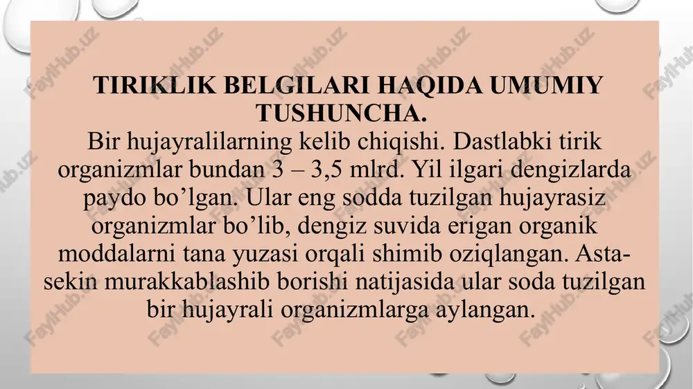 tirik organizmlar biopolimerlardan, ya’ni oqsillar va nuklein kislotalardan tuzilgan. ular o’z-o’zini idora qila oladigan va yarata oladigan ochiq sistemalardir”. keyingi 20 yilda yoki xx asrning oxirlarida koinotda organik birikmalar mavjudligi haqida ma’lumotlar olindi (meteoritlar) va yerda hayot koinot bilan bog‘liq ravishda paydo bo‘lganligi isbotlandi. oldingi idealistlar, diniy oqimlar va hatto materialistlarning nazariyalari ularning bilim o‘rganish darajasi yetarli bo‘lmaganlari uchun to‘liq asosli emas edi. geraklid (e.o.530 – 470-yillar) tabiatga dialektik nuqtayi nazaridan qarab shunday degan: “tabiatdagi hamma narsa o‘tkinchi va hamma narsa o‘zaro bog‘lanib, kosmosning birinchi elementlari olov, suv, havo, yer hammasi o‘zgaradi”. bu faktlar umumiy birlikning kurtaklari bo‘lib, materiya rivojlanishining boshi va oxiri yo‘qligini ko‘rsatgan. dastlabki faylasuflarning hayot haqida fikrlari o‘ziga xos bo‘lgan. chunonchi: fales “hamma narsa suvdan tabiiy rivojlanish orqali hosil bo‘lgan deydi. anaksimandrning fikricha, hayot suv va yerga tushgan haroratning ta’siri natijasida hosil bo‘lgan. anaksimenning fikricha, “hayotning paydo bo‘lishida havo asosiy elementi bo‘lib, u qalinlashishi va siyraklashishi natijasida …