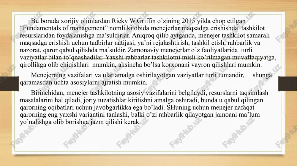 olini tan olinishi kasbiy ajratilish, maxsus tayyorgarligi haqidagi masalani qo’ydi. tadqiqotchilarning ma’lumotlariga ko’ra, zamonaviy rahbar faqat 15 -20 % o’z sohasidagi mutaxassis bo’lishi kerak, u hammadan avval tashkilotchi, ruhshunos, sotsiolog bo’lishi kerak. zamonaviy korxonalar ko’proq darajada inson e’tibor markazida turadigan sotsiotexnik tizimlar bo’yicha mutaxassislarga muhtojlar. har qanday darajadagi menejerni oldiga butun bir qator talablar qo’yiladi. u quyidagi asosiy sifatlarga ega bo’lishi kerak: zamonaviy tashkilotni boshqarish sohasidagi bilimlar va tajribaning mavjudligi; faoliyatning turi va xarakteri bo’yicha tashkilot tegishli bo’lgan sohaning holati va rivojlanishi masalalarida (tadqiqotlarning holati, texnika, texnologiya, raqobot, mahsulotga talabning dinamikasida) omilkorlik; nafaqat ma’muriy boshqarish, balki tadbirkorlik ko’nikmalariga ega bo’lish, bozordagi vaziyatni boshqarishni bilish, tashabbus ko’rsatish va firma resurslarini qo’llashning foydaliroq sohalarida faol qayta taqsimlash; yuqori dinamiklik va noaniqlik sharoitida quyida turuvchi rahbarlar va xodimlar bilan kelishish asosida omilkor qarorlarni asoslash va qabul qilish, ularning qabul qilingan qarorlarni amalga oshirishdagi ishtirokini taqsimlashni bilish; asosiy bozorlar yoki ularning hozir ishlanayotgan yoki …