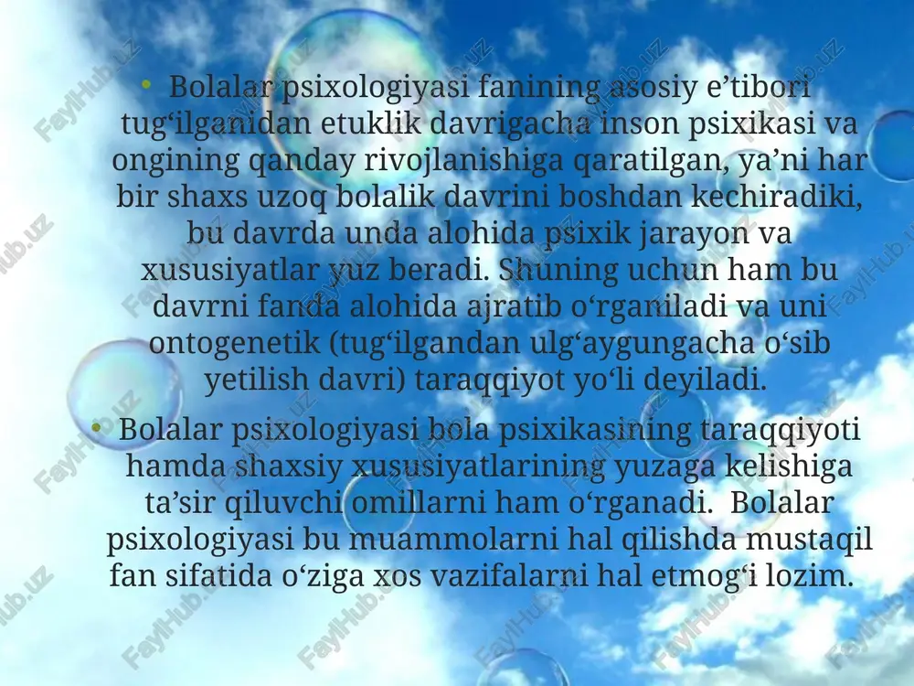 hida qo‘shimcha qiyinchilik vujudga keladi. ko‘pgina psixologlar bolalarda kattalar bilan bo‘lgan munosabatda yuzaga keladigan emotsional reaksiyalarni jonlanish kompleksi deb ataganlar. bunda bola uning bilan munosabatda bo‘layotgan odamga muloyim tikilib jilmayadi, qo‘l va oyoqlari bilan ovoz chiqaradi. bolada qandaydir kuchli mamnunlik hissi yuzaga keladi. keyinchalik, ya’ni ikki-uch oylik bolalarda analizatorlar faoliyatining takomillashuvi natijasida ta’sir qilayotgan qo‘zg‘atuvchilarni farqlash qobiliyati yuzaga kela boshlay­di. uch oylik bola oldiga kelgan odamga tikilib, emotsional munosabatda bo‘la boshlaydi. u odamga uzoq vaqt tikilib qaraydi. lablarini harakatlantirib, tilini aylantirib, go‘yo odamning nutqiga taqlid qilmoqchi bo‘ladi. 6 oylikdan oshganda bolaning yaxshi ko‘radigan o‘yinchoqlari bo‘ladi, yaxshi ko‘rgan o‘yinchoqlari yo‘qolib qolsa xarxasha qiladilar. bu davrda estetik hislarning boshlang‘ich elementlari paydo bo‘ladi. muzika, ashula, chiroyli o‘yinchoq bolani qiziqtiradi va quvontiradi. 9-10 oylik bola ashula va muzikaga qarab, qo‘llarini o‘ynatadi, chapak chaladi. bu davrda bolaning hislari tez va ochiq oydin paydo bo‘lishi hamda tez y bo‘lib ketishi bilan xarakterlanadi. image5.png image6.png image7.jpeg image8.jpeg …