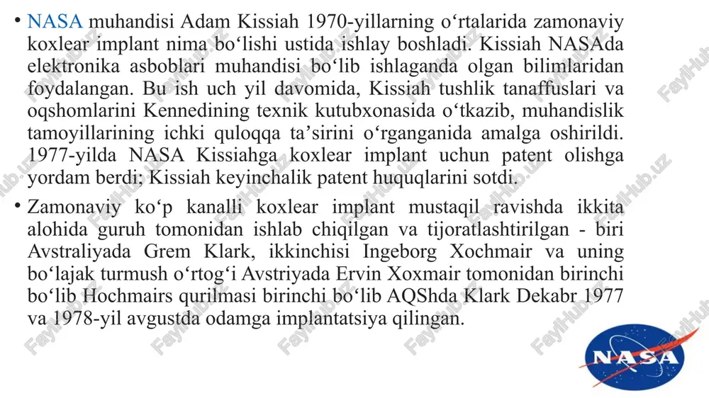 jlanuvchi eshituv idroki, atrof olam haqidagi tasavvurlarni rivojlantirish, shuningdek, ovozli-artikulatsion taqlidni shakllantirish asosida olib boriladi. yo’naltirilgan nutqga nisbatan eshituv-ko’ruv diqqatini shakllantirish, turli nutqiy birliklar va so’zlarni tanish va tushunishni shakllantirish jarayonida pedagog bu so’zlarni ko’p marotaba takrorlaydi va unga muvofiq predmet (rasmlar) bilan moslashtirib boradi. ekspressiv nutqni shakllantirish bo’yicha ish bosqichlari: 1. nutq apparatini talaffuzni egallashga tayyorlovchi nutqgacha bo’lgan nutq shakllarini rivojlantirish. bu bosqichda bolaning nutq faolligi oshiriladi, o’yin va turli faoliyatlar davomidagi turli tovushlar rag’batlantiriladi, nutqiy nafas, ovoz mashqlari elementlariga ega artikulatsion mashqlar o’tkaziladi. bunda bola o’z ovozi orqali hosil bo’layotgan o’zgarishlarni ko’rib turadigan kompyuterdagi ovoz trenajyorlari yaxshi samara beradi. 2. ki yoqilganidan keyin eshituv idrokining tez sur’atlarda rivojlanishi sababli, 1 oydan keyin bolada nutqning faol shakllarini (tovushga taqlid, eshitish orqali soda so’z va tovushlarga imitatsiya) shakllantirish mumkin bo’ladi. nutqning alohida elementlarini talaffuz qilishga o’rgatishda, yakuniy maqsad bolaga talaffuz qilishga oson bo’lgan so’zlardan iborat bo’lgan so’z hamda jumlalarni hosil …