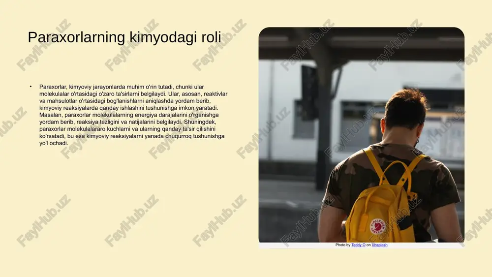 bog‘liq bo‘lgan fizik-kimyoviy parametr bo‘lib, u molekuladagi atomlar, bog‘lar va tuzilmalarning umumiy xususiyatlarini o‘z ichiga oladi. bu parametr moddalar tarangligi yoki refraksiyasini hisoblashda ishlatiladi. hisoblash formulasi: paraxor formulasi: p=* bu yerda: m — moddaning molyar massasi. d — moddaning zichligi (density). σ — moddaning sirt tarangligi yoki strukturaviy parametr. nazariy hisoblash (masalan, paraxlorotoluol uchun): paraxlorotoluol molekulasining tuzilishi asosida hisoblash ko‘rsatilgan. molekulada: 7 ta uglerod (c),7 ta vodorod (h), 1 ta xlor (cl),3 ta qo‘shbog‘ 6 a'zoli halqa mavjud atom va struktura qiymatlarini yig‘ish (jadval asosida): har bir atom va bog‘ning ρ (paraxor qiymati) jadvaldan olinadi: 1. uglerod (c): 7 *4,8 = 33,6 2. vodorod (h): 7 *17,1 =119,7 3. xlor (cl): 1 *54,3 = 54,3 4. qo‘shbog‘: 3 * 23,2 = 69,6 5. halqa: 6 a'zoli halqa = 6,1 p = 33,6 + 119,7 + 54,3 + 69,6 + 6,1 = 283,3 nomlanishi p-zichlik nomlanishi p-zichlik vodorod 17,7 oddiy bog’ …