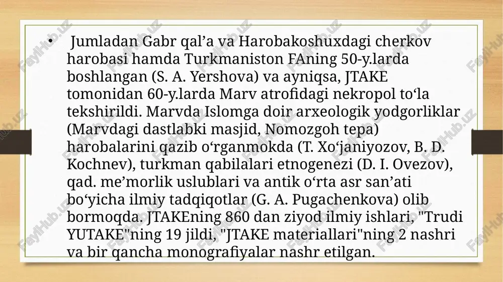 logiyasi va etnografiyasini oʻrganishni asosiy vazifa qilib olgan. ekspeditsiya aʼzolari qadimdan yashab oʻtgan oʻtroq dehqonchilik va chorvachilik bilan shugʻullangan aholi madaniyati, tarixiga doir muhim kashfiyotlar qildilar. jumladan, qad. oʻrta osiyo ijtimoiy-iqtisodiy taraqqiyotida 2 xoʻjalik yuritish usuli (dehqonchilik va chorvachilik) boʻlganini arxeologik faktlar bilan isbotladilar. ayrim koʻchmanchi xalqlar qad. tarixini oʻrganish aynan shu ekspeditsiya aʼzolari tomonidan boshlangan bu ekspeditsiya davriy jihatdan ham, hududiy tomondan ham keng qamrovli ish olib bordi, jumladan, tyanshan, pomir, olay, fargʻona kabi yirik geografik nuqtalarda ilk bor arxeologik va etnografik tadqiqotlar oʻtkazdi. ayniqsa, qad. fargʻona tari-xida maʼlum boʻlmagan jez va ilk te-mir davri (miloddan avvalgi 2-ming yillikning oxirgi choragi — 1-ming yillikning 1yarmi) arxeologik yodgorliklarining ochilishi muhimdir. bularga chuyet shahri yaqinidagi buonamozor, andijon viloyati, jalolquduq tumanidagi dalvarzin, andijon viloyati izboskan tumanidagi eylaton (miloddan avvalgi 6—3-asrlar), marhamat shahri yaqinidagi ming-tepa (miloddan avvalgi 4 — milodiy 3—4-asrlar) kabi arxeologik yodgorliklar kiradi. bu yodgorliklar oʻrta osiyo tarixida mu-him ahamiyatga ega. …