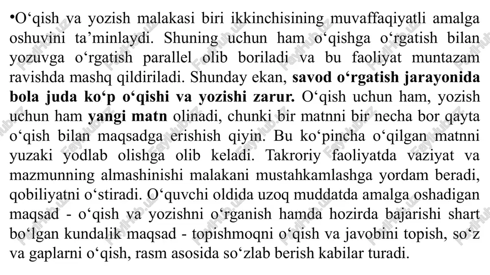 adga muvofiq. birinchi darsda portlovchi j tovushini o‘rgatish, talaffuzini tushuntirish, analitik-sintetik mashqlar yordamida o‘qish ko‘nikmalari hosil qilinadi, keyingi darsda esa sirg‘aluvchi j tovushi va uning talaffuzi o‘rgatiladi. so‘ng bu ikki tovushning talaffuzidagi farq taqqoslash usuli orqali tushuntiriladi. berilgan bilim analitik-sintetik mashqlar yordamida mustahkamlanadi. sh tovushini ifodalovchi sh harf birikmasi ham s va h harfi bilan, ch tovushini ifodalovchi ch harf birikmasi h harfi bilan tanishtirilgach o‘rgatiladi. o‘quvchilar bu harf birikmalarini bir yaxlit tovush sifatida o‘qish va yozishga ko‘nikishlari lozim. bu davrda s va h (is’hoq) tarzida o‘qiladigan holatga to‘xtab o‘tilmaydi. jarangsiz jufti bor jarangli undoshlar (b-p, d-t, v-f, g-k, z-s kabi) haqida dastlabki tushunchalar beriladi, ularning talaffuzi va yozuviga e’tibor qaratiladi. x va h tovushlarining talaffuzi va imlosi haqida ham dastlabki tushunchalar beriladi, ularni farqlash bo‘yicha maxsus mashqlar ham uyushtiriladi. tutuq belgisi unli tovushdan so‘ng kelsa, uni (ma’no) cho‘zib talaffuz qilishga, undosh tovushdan so‘ng kelsa, undoshni unlidan ajratib (jur’at) talaffuz …