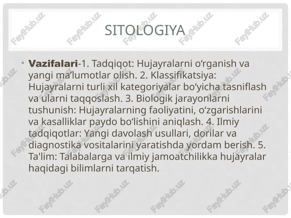 qo‘llaniladi: vaktsinalar: virusli infektsiyalarga qarshi immunitetni shakllantirish uchun ishlatiladi. antivirus dorilar: viruslar tarqalishini to'xtatishga yordam beradi, masalan, oiv, gripp va boshqalar. prokariotlar prokariotlar — yadrodan mahrum, eng oddiy tuzilishga ega mikroorganizmlar bo'lib, ular asosan bakteriyalar va arxeylarga bo'linadi. prokariotlar o'ziga xos xususiyatlarga ega bo'lib, ularning tuzilishi va funksiyalari hayotning asosiy jarayonlarini tashkil etadi. quyida prokariotlar haqida batafsil ma'lumot keltirilgan: tuzilishi yadro: prokariotlar hujayra yadroga ega emas. ularning genetik materiallari (dnk) hujayra ichida, sitoplazma ichida joylashgan va shakli halqa (plazmid) ko‘rinishida bo'ladi. hujayra membranasi: prokariot hujayralari hujayra membranasi bilan o'ralgan bo'lib, u ularning ichki muhitini tashqi muhitdan ajratadi. hujayra devori: ko‘plab prokariotlar (ayniqsa, bakteriyalar) hujayra devoriga ega, bu esa ularga shakl va mexanik barqarorlik beradi. bakteriyalar hujayra devorida peptidoglikan mavjud. ribosomalar: prokariotlarda 70s ribosomalar mavjud bo'lib, ularning yordamida oqsillar sintezlanadi. turlari prokariotlar asosan ikki katta guruhga bo'linadi: bakteriyalar: oddiy tuzilishga ega, ko‘p turli turlari mavjud. ular turli muhitlarda, jumladan, yerda, suvda …