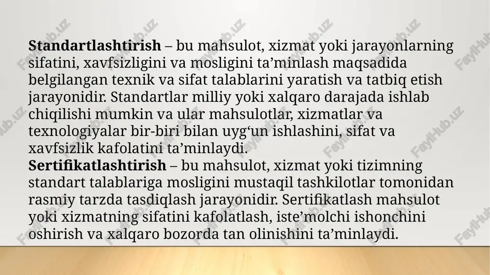 ar atrof-muhitga zarar yetkazmaydigan ishlab chiqarish jarayonlarini joriy etish imkoniyatiga ega bo‘ladi. bu esa xalqaro savdoda mahsulot va xizmatlarning ekologik talablar va standartlarga mosligini tasdiqlaydi, bu ayniqsa yevropa ittifoqi kabi ekologik me’yorlarga qat’iy rioya qilinadigan bozorlarda muhimdir. shu bilan birga, iso 22000 va haccp kabi oziq-ovqat xavfsizligi standartlari global oziq-ovqat savdosida sifat va xavfsizlikni kafolatlaydi. evropa ittifoqi va aqsh tajribalari ham xalqaro sertifikatlashtirish va standartlashtirishning samaradorligini ko‘rsatadi. masalan, evropa ittifoqida ce markirovkasi mahsulotning yevropa texnik va xavfsizlik talablariga javob berishini bildiradi va uni butun ittifoq bo‘ylab erkin savdo qilishga imkon yaratadi. shu tariqa, ce sertifikati mahsulotning sifatini kafolatlash bilan birga, uning xalqaro bozorga chiqishini osonlashtiradi. aqshda esa ul (underwriters laboratories) sertifikatlari elektr jihozlari va xavfsizlik mahsulotlarining standartlarga mosligini tasdiqlaydi, bu esa iste’molchilar ishonchini oshiradi va kompaniyalarni global bozorda raqobatbardosh qiladi. shuningdek, osiyo mamlakatlarida, xususan singapur, yaponiya va janubiy koreyada ham sertifikatlashtirish tizimlari xalqaro savdoda mahsulot sifatini oshirish va eksportni rivojlantirishga …