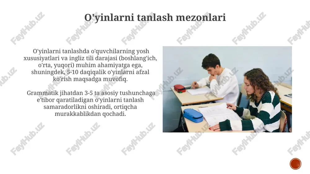 va keyin) solishtirish orqali o'quvchilarning bilim va ko'nikmalarida 15% dan ortiq o'sish kuzatilsa, o'yinlarning samaradorligi yuqori deb baholanadi. baholash mezonlari sifatida to'g'ri javoblar soni (masalan, 10 ta savoldan 8 tasi) va o'yin davomida namoyon bo'lgan grammatik bilimlar darajasini hisobga olish kerak. interaktiv o'yinlarning afzalliklari interaktiv o'yinlar grammatik qoidalarni 3-5 marta takrorlash imkonini beradi, bu esa o'quvchilarning bilim va ko'nikmalarini mustahkamlashga yordam beradi, xotiraga samarali ta'sir qiladi. grammatik o'yinlar 70% gacha bolalarning darslarga bo'lgan qiziqishini oshiradi, motivatsiyani kuchaytiradi va ijobiy o'rganish muhitini shakllantiradi. o'qituvchilar uchun tavsiyalar kamida 5-7 turdagi grammatika o'yinlariga ega bo'ling. har xil o'yinlardan foydalanish orqali, o'quvchilarning bilimlarini mustahkamlash va ularning faolligini oshirish mumkin. o'yinlarni har 3-4 haftada yangilab turing, shunda o'quvchilarning qiziqishi sustlamaydi va monotonlikka yo'l qo'yilmaydi. turli xildagi grammatika tushunchalarini o'rgatish uchun har xil o'yinlardan foydalaning. e'tiboringiz uchun rahmat @taqdimot_robot image4.jpg image5.jpg image6.jpg image7.jpg image8.jpg image9.jpg image10.jpg image11.jpg image12.jpg image13.jpg image14.jpg image15.jpg image16.jpg image17.jpg image18.jpg image19.jpg image20.jpg …