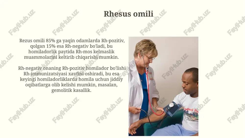 mmunologik kasalliklar rivojlanishida rol o'ynashi mumkin. kam uchraydigan qon guruhlari qon guruhlari abo tizimiga ko'ra a, b, ab va 0 guruhlariga bo'linadi, ularning har biri o'ziga xos antigenlarni o'z ichiga oladi va mos kelmaydigan qon quyilganda immun reaksiyalarni keltirib chiqarishi mumkin. qon quyishdan oldin bemorning qon guruhini va rh omilini aniqlash muhim, chunki mos kelmaydigan qon quyish jiddiy asoratlarga, shu jumladan gemolizga olib kelishi mumkin. qon guruhlarining genetikasi qon guruhlari abo tizimi uchta allel (a, b, va o) tomonidan aniqlanadi, ularning har biri diploid organizmda ikkita alleldan biri sifatida mavjud bo'lib, to'rtta fenotip (a, b, ab va o) hosil qiladi. abo va rh tizimlari genetik jihatdan mustaqil bo'lib, turli xromosomlarda joylashgan genlar tomonidan nazorat qilinadi, shuning uchun ularning birikishi tasodifiy xususiyatga ega. qon quyish reaksiyalari rh-faktor mos kelmasligi holatida, birinchi homiladorlikda muammo bo'lmasligi mumkin, lekin keyingi homiladorliklarda taxminan 10-15% hollarda hemolit kasalligi kuzatiladi, bu esa chaqaloq uchun xavfli. qon quyish …