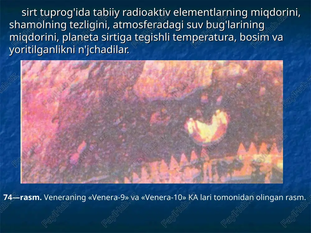 er-venera-2»ga tegishli qo'ndiriluvchi apparat bergan ma'lumotlarning tahlili, venera sirti o'zaro kuchsiz bog'langan mayda tuproqdan tashkil topib, uning zichligi bir kub santimetrda 1 grammdan (sirtida) 4 grammgacha (taxminan 3 metr chuqur-likda) borishini ma'lum qildi. uzoq yillar davomida olimlar «boshini qotirgan» planetaning asosiy «tilsimi» — uning sirtiga tegishli yuqori temperaturasi bo'ldi. darhaqiqat, yerga nisbatan quyoshga juda ham yaqin bo'lmagan va qalin atmosfera bilan qoplangan venera sirtida temperaturaning bu qadar yuqori (+480 °c) bo'lishining sababi nimada, degan tabiiy savol tug'iladi. gap shundaki, planetaning qalin atmosferasi orqali qisqa to'lqinli quyosh nurlanishining juda kam miqdori uning sirtiga yetib, uni qizdiradi. natijada planeta sirti infraqizil diapazonda nurlana boshlaydi. bunday issiqlik nurlanishi,planeta sirtini tark etib, atmosfera orqali kosmik bo'shliqqa intiladi. biroq co2 ga boy bunday atmosfera venera sirtining kosmik bo'shliqni «ko'z-lagan» issiqlik nurlanishlarining chiqib ketishiga deyarli yo'l ber-maydi. natijada «parnik effekt» deyiluvchi bu effekt planeta sirtining qattiq qizishiga olib keladi. 1991- yili xalqaro astronomik ittifoqning (xai) bosh …