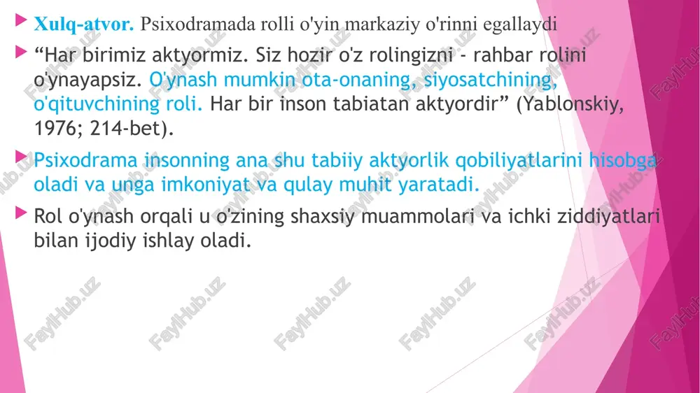 lar ham psixodramatik kelib chiqishi bo'lgan usullardan foydalanadi. psixodrama juda samarali, usul mijozga nisbatan juda yumshoq (yoqimli) hisoblanadi va psixologik maslahat, individual, guruh va oilaviy terapiya, biznes konsalting, pedagogika va tibbiyotda keng qo'llaniladi (psikotik darajadagi bemorlar bilan ishlash ma'lum va tavsiflangan). gallyutsinatsiyalar dramasi), siyosat, san'at va boshqa sohalar. psixodrama - bu harakat usullaridan biri: inson o'z muammolari va ehtiyojlari bilan ishlaganda, u buni harakat orqali amalga oshiradi. bu harakat odamga o'zi haqida allaqachon bilgan narsasidan tezda o'tishga imkon beradi; harakat, ma'lum ma'noda, so'zlardan ko'ra "to'g'riroq". biz muammoni chiroyli yoki xunuk ko'rsatishimiz mumkin, lekin biz harakat qilishni boshlaganimizda, mo''jizalar sodir bo'ladi. agar biz psixodramani oddiy so'zlar bilan ta'riflashga harakat qilsak, unda quyidagi metafora yaxshi bo'ladi: "har bir insonning ichki dunyosi bor, unda ba'zi bir xayoliy hodisalar doimo sodir bo'ladi. biz o'tmishni eslaymiz va kelajakni tasavvur qilamiz, aqliy suhbatlar o'tkazamiz (biz uchun muhim bo'lgan odamlar bilan va o'zimiz bilan). ba'zida biz hatto …