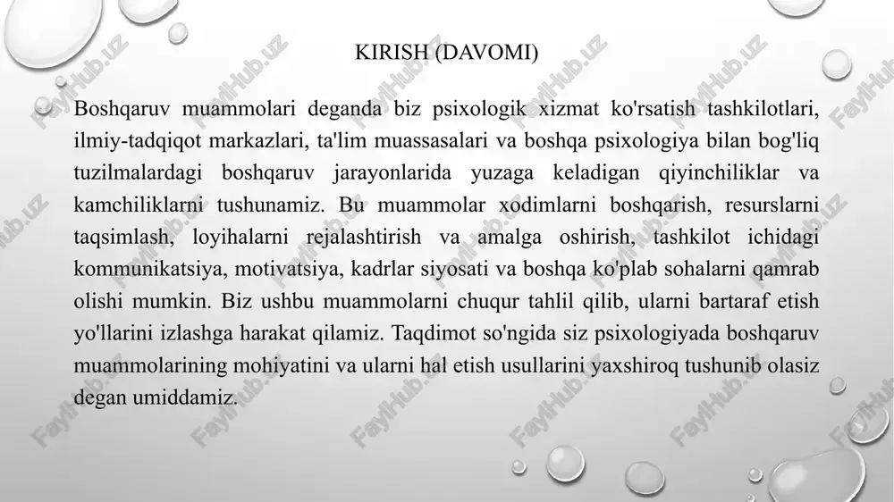 arishlar, raqobatning kuchayishi kabi tashqi omillar psixologik xizmat ko'rsatish tashkilotlariga bosim o'tkazishi va boshqaruv muammolarini keltirib chiqarishi mumkin. boshqaruv muammolarining sabablari (davomi) boshqa sabablar qatoriga **xodimlarni rag'batlantirish tizimining yo'qligi yoki samarasizligi** kiradi. motivatsiyaning pastligi, ishdan qoniqmaslik, adolat hissi yo'qligi kabi omillar xodimlarning ish unumdorligini pasaytiradi va kadrlar qo'nimsizligiga olib keladi. bundan tashqari, **o'qitish va malaka oshirishga yetarli e'tibor bermaslik** ham muammolarga sabab bo'lishi mumkin. psixologiya sohasi doimiy ravishda rivojlanib bormoqda, yangi usullar, yondashuvlar paydo bo'lmoqda. xodimlar muntazam ravishda o'z malakasini oshirib bormasa, ular zamonaviy talablarga javob bera olmay qolishlari mumkin. boshqaruv muammolarining oqibatlari boshqaruv muammolari o'z-o'zidan hal bo'lib ketmaydi. aksincha, ular turli salbiy oqibatlarga olib kelishi mumkin. birinchi oqibat - **xizmat sifatining pasayishi**. agar psixologik xizmat ko'rsatish tashkilotida boshqaruv muammolari mavjud bo'lsa, bu xodimlarning ish unumdorligiga salbiy ta'sir ko'rsatadi, motivatsiya pasayadi, ishdan qoniqmaslik ortadi. natijada, mijozlarga ko'rsatiladigan xizmat sifati pasayishi mumkin. masalan, navbatlar ko'payishi, xodimlar tomonidan mijozlarga yetarlicha e'tibor berilmasligi, …