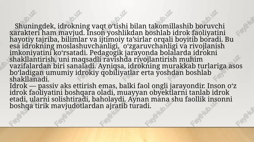 ‘liq. tasavvur — bu ongda ilgari idrok qilingan obrazlarni qayta tiklash yoki yangicha shaklda yaratish jarayoni hisoblanadi. masalan, odam ilgari ko‘rgan biror narsani eslab, tasavvurida jonlantirishi, uni boshqa shaklga solib ifodalashi mumkin. bu jarayonda idrok orqali olingan tajriba asos bo‘lib xizmat qiladi. tasavvurda har bir detaldan foydalanish, yangi obraz yaratish uchun idrokning aniqligi va boyligi muhim ahamiyat kasb etadi. demak, tasavvurning sifat darajasi idrok sifati bilan chambarchas bog‘liq. ii bob. idrokning murakkab turlari va ularning psixologik xususiyatlari 2.1. idrokning murakkab turlari haqida umumiy tushuncha inson idroki turli shakl va ko‘rinishlarda namoyon bo‘lib, oddiy sezgi asosida amalga oshadigan idroklardan tashqari, murakkab, ongli tahlilga asoslangan idrok turlarini ham o‘z ichiga olad va ular quyidagilar: obrazli idrok, ijtimoiy-idrok, estetik idrok, professional-idrok, va sport-idrok kabi shakllar. bu idrok turlari insonning faoliyat turi, qiziqishlari, madaniy tajribasi va intellektual darajasiga qarab turlicha shakllanadi va rivojlanadi. shuningdek, bu idrok turlarida e’tibor, xotira, tafakkur, his-tuyg‘u va tasavvur jarayonlari …