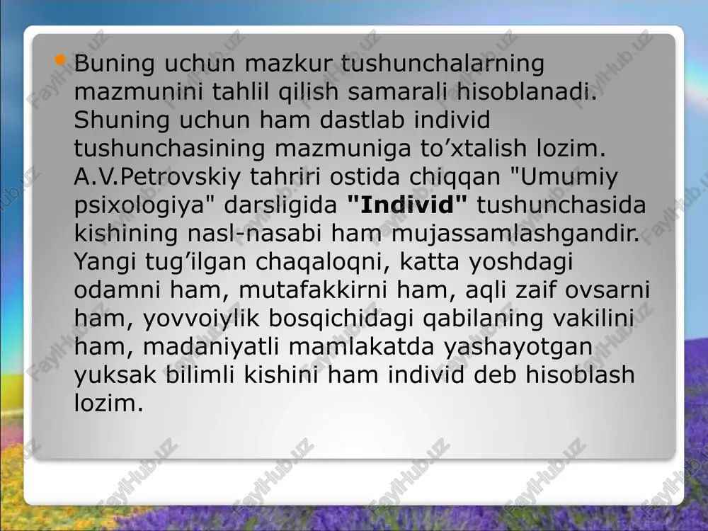 ridan kelib chiqqan tushuncha) shaxsning hayotdagi barcha xatti-harakatlarini namoyon etishini tushuntiruvchi kategoriya 19 19 b. ichki faollik u yoki bu faoliyatni bajarish mobaynidagi fiziologik jarayonlar (moddalar almashinuvi, qon aylanish, nafas olish, bosim oʼzgarishlari kabi) psixik jarayonlar, yaʼni aslida koʼrinmaydigan, lekin faoliyat kechishiga taʼsir koʼrsatuvchi omillarni oʼz ichiga oladi insonning faoliyat turlari 21 21 inson faolligi “harakat” “xulq” “faoliyat” ongi inson faolligi 22 shaxs aynan turli faolliklar jarayonida shakllanadi, oʼzligini namoyon qiladi demak, faollik yoki inson faoliyati passiv jarayon boʼlmay, u ongli ravishda boshqariladigan faol jarayondir inson faolligi 23 jismoniy harakat aqliy harakat tashqi faoliyat – shaxsni oʼrab turgan tashqi muhit va undagi narsa, hodisalarni oʼzgartirishga qaratilgan faoliyat ichki faoliyat – bu aqliy faoliyat boʼlib, u sof psixologik jarayonlarning kechishidan kelib chiqadi 24 faoliyat muloqot o’yin o’qish mehnat faoliyat jismoniy harakatlar 25 25 inson xulq-atvori, uning yoʼnalishi va faolligini tushuntirib beruvchi psixologik sabablar majmuini bildiradi bu tushuncha u yoki bu shaxs …