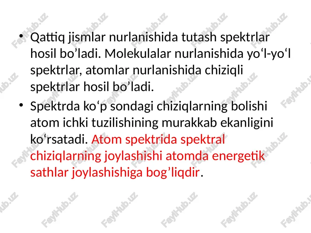 yasida n=2; 3 bo‘lgandagi spektral chiziqlar chastotalari tegishlicha n1=82258,31 va n2= 9149 ,36 ekanligi ma’lum bo‘lsa, u vaqtda n2- n1=97491,36-82258,31=15233,05 bo‘ladi. bu son balmer seriyasidagi n =3 bo‘lgandagi spektral chiziqning chastotasiga mos keladi, ya’ni n3=15233,216. kombinatsion prinsip empirik yo‘l bilan kashf qilingan bo'lib, spektrlardagi qonuniyatlarga o‘xshab u ham qandaydir g‘alati son bo‘lib tuyulgan. bor birinchi bo‘lib kombinatsion prinsip atomlar ichidagi harakatlarini boshqaradigan o‘ziga xos kvant qonunlar ekanligini ko‘rsatdi. shunday qilib, har bir termga muayyan statsionar energetik holat to‘g‘ri keladi, har bir chiqarilgan chastota ikki statsionar holat bilan bog‘langan kombinatsion prinsipning o‘zidir. 3.vodorod atomining energetik sathlari diagrammasi. spektroskopiyada spektral termlar va energetik sathlarni chiziqlar bilan, ular orasidagi elektron o‘tishlarni esa strelkalar bilan ko‘rsatish qabul qilingan. yuqori energetik sathlardan pastki energetik sathlarga yo‘naltirilgan strelkalar atomning energiya chiqarishidagi spektral chiziqlariga tegishli bo‘ladi; teskari yo‘nalishdagi sirelkalar esa atomning energiyani yutishidagi spektral chiziqlarga tegithli bo‘ladi . 4.15-rasmda vodorod atomi energetik sathlarining diagrammasi keltirilgan. rasmdan ko‘rinadiki, …