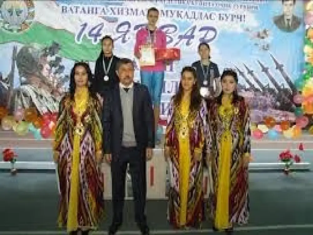 yoki amaliy ishlarning tatbig'i jarayonlarini tekshirish, aniqlash maqsadida o`tkaziladi. eksperiment usiubi sharoitga qarab 3 hilda o`tkaziladi: tabiiy eksperiment. laboratoriya eksperimenti. amaliy tajriba. ^ statitsika ma'lumotlarini tahlil qilish pedagogik tadqiqot sa-titsika ma'lumotlarisiz, ularning tahlilisiz o`zligini namoyon etol-maydi. nafaqat ilmiy izlanishlar borasidagi, balki halq ta'limi so-hasidagi, jumladan, ajratilgan mablag'larning oshirilishi, halq ta'­limi muassasalarining o'sib borishi, darslik va o`quv qo'llanmalari, ko`rgazmali qurollar, o`qituvchi kadrlar tayyorlash, maktab quri-lishi, ho'jalik shartnomalari va ulardan tushayotgan mablag'lar satitsika usuli orqali aniqlanadi. statitsik omil aniq, hayotiy bo`lsa bajarilayotgan ta'lim-tarbiya yoki ilmiy tadqiqotning qimmati yuqori boiadi. ^ pedagogik tadqiqotda matematika va kibernetika usiubi «ki-bernetika» so`zi yunon tilidan olingan bo`lib, «rolni bajaraman», «idora etaman» degan ma'nolarni anglatadi. kibernetika ishlab chiqarishni, tehnikani, tirik organizmlarni, kishilik faoliyatini boshqarishning umumiy qoidalarini va vositalarini ishlab chiqadi. uning mazmuni ahborot berish, datsurlashtirish, algoritmlar, bosh-qaruvchi tizim, model yasash singari asosiy nazariyalarda o`zligini namoyon etadi. mazkur usuldan bugungi kunda pedagogikada ham keng foydalanilmoqda. o`qitish nazariyasi, amaliyotida hisoblash …