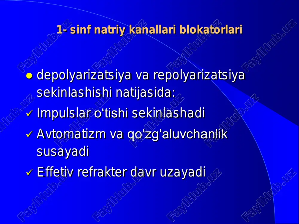 ar uchti paroksizmal taxikardiyasi, bo‘lmachalar xilpillashi va titrashi  qorinchalar taxikardiyasi va fibrilyasiyasi asosiy nojo‘ya ta’sirlari:  yuqs va kuchini kamayishi;  atrioventrikulyar o‘tkazuvchanlikni yomonlashishi;  tremor, ataksiya, paresteziya;  qalqonsimon bez funksiyasi buzilishi;  o‘pkada fibroz o‘zgarishlar;  jigar funksiyasini buzilishi;  preparatning ko‘z shox pardasida va terida to‘planishi;  fotosensibilizatsiya.  amiodaronning nojo‘ya ta’sirlari ko‘p bo‘lganligi sababli bu preparat bilan uzoq davolash tavsiya etilmaydi. 4 - sinf kalsiy antagonistlari  hujayra ichiga kalsiy ionlarini sekin kirishini susaytiradi  sinus tuguni va ektopik o‘choqlarda avtomatizmni pasaytiradi  harakat potensiali va erd davomiyligiga ta’sir etmaydi  av tugunda o‘tkazuvchanlikni susaytiradi  ab ni pasaytiradi verapamilning sinoatrial tugunga ta’siri  verapamil sinoatrial tugun avtomatizmini pasaytiradi (4-fazani sekinlashtiradi) atrioventrikulyar tugun  verapamil atrioventrikulyar tugunda o‘tkazuvchanlik (0-faza) va avtomatizmni susaytiradi (4-faza). purkine tolalari  purkine tolalariga verapamil deyarli ta’sir ko‘rsatmaydi, qisman avtomatizmni pasaytiradi. qo‘llashga ko‘rsatmalar  qorinchalar usti taxiaritmiyasi va ekstrasistoliyasi. preparat ichishga …