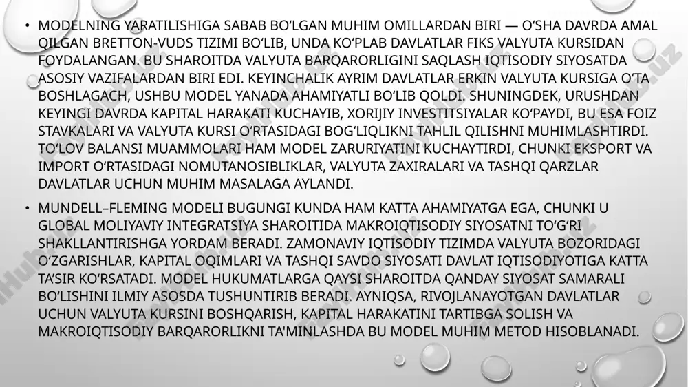 bo‘ladi. qat’iy valyuta kursi rejimida markaziy bank valyuta kursini ma’lum darajada ushlab turadi, kerak bo‘lsa valyuta intervensiyasi, rezervlardan foydalanish va bozor mexanizmlariga aralashish orqali kursni barqarorlashtiradi. bu holatda hukumatning byudjet xarajatlari yoki soliqlar bo‘yicha qarorlari iqtisodiyotga kuchli ta’sir ko‘rsatadi, chunki pul bozoridagi o‘zgarishlarni markaziy bank ayirboshlash kursini saqlab qolish uchun cheklab turadi. natijada fiskal siyosat iqtisodiy faollikni oshirishda asosiy vosita bo‘lib qoladi, monetar siyosat esa cheklangan bo‘ladi. agar davlat xarajatlari oshirilsa, iqtisodiy faollik ortadi, milliy daromad oshadi va ortib borayotgan daromad importni ko‘paytiradi, bu esa valyuta talabini kuchaytiradi. markaziy bank fikslangan kursni saqlash uchun valyuta bozoriga aralashadi va pul massasini o‘zgartirishga majbur bo‘ladi. shu sababli qat’iy valyuta kursi sharoitida fiskal siyosat samarali, monetar siyosat esa deyarli samarasiz hisoblanadi. erkin almashuv kursi rejimida esa valyuta kursi bozor kuchlari ta’sirida shakllanadi va markaziy bank kursni qat’iy darajada ushlab turmaydi. bu holatda monetar siyosat iqtisodiyotga kuchli ta’sir ko‘rsatadi, chunki pul massasining o‘zgarishi foiz …