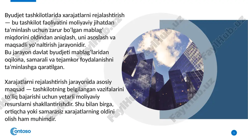 eti, qolgan qismi maxsus mablag‘lar yoki to‘lovli xizmatlardan tushumlar hisobidan qoplanadi (masalan, oliy ta’lim muassasalari, kasb-hunar markazlari). byudjet tashkilotlari faoliyatini samarali yuritish uchun ularning moliyaviy ta’minoti muhim ahamiyatga ega. moliyalashtirish — bu tashkilotlarga ularning tasdiqlangan xarajatlar smetasi asosida mablag‘ ajratish jarayonidir. ushbu mablag‘lar tashkilotning belgilangan vazifalarini bajarish, xodimlarga ish haqi to‘lash, xizmatlar ko‘rsatish va moddiy-texnik bazasini mustahkamlashga yo‘naltiriladi. 12 g‘aznachilik tizimining afzalliklari mablag‘larning maqsadli sarflanishi ta’minlanadi; byudjet intizomi mustahkamlanadi; shaffoflik va nazorat darajasi oshadi; mablag‘lardan tejamkor foydalanish imkoniyati yaratiladi; davlat byudjeti ijrosi real vaqt rejimida monitoring qilinadi. jarayon quyidagicha kechadi: tashkilotning xarajatlar smetasi tasdiqlanadi. g‘aznachilik organida hisob raqam ochiladi. tashkilot to‘lov topshiriqnomasi bilan g‘aznachilikka murojaat qiladi. g‘aznachilik nazorati o‘tkaziladi – to‘lov hujjatlari qonuniylik, smeta doirasi va maqsadlilik jihatidan tekshiriladi. to‘lov amalga oshiriladi – g‘aznachilik to‘lovni bank orqali bevosita yetkazib beradi. moliyaviy hisobot tuziladi – tashkilot har oy yoki chorakda sarflangan mablag‘lar bo‘yicha hisobot topshiradi. g‘aznachilik tizimi orqali moliyalashtirish jarayoni o‘zbekiston …