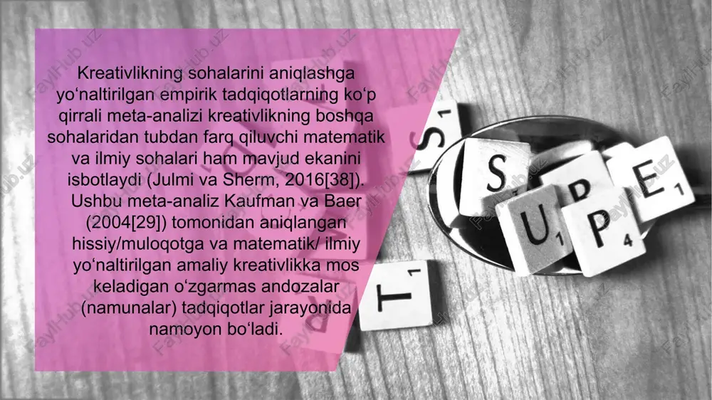 roq, divergent fikrlash yangi yondashuvlardan foydalanish, mavjud ma’lumotlardan kutilmagan kombinatsiya hosil qilish, muloqot, g‘oyalarni ilgari surish va ifoda qilish jarayonini mazmundor hamda ravon tarzda amalgaoshirish kabi qobiliyatlardan foydalanib, yangicha g‘oyalarni ishlab chiqish sifatida izohlanadi (kropley, 2006[47]). shuningdek, bu turli yechimlarni qidirish, eng og‘ir vaziyatlarda qandaydir kutilmagan yangilikka qo‘l urish qobiliyatlari, muammolarga turli nuqtai nazardan va topshiriqlarga turlicha yondashish hamda tayyor an’anaviy usullardan ko‘ra yangicha usullarni o‘ylab topish qobiliyati sifatida ham izohlangan (shank va abelson, 1977[48]; dunker, 1972[49]). aslida, divergent fikrlash muammolarga avval taklif etilmagan, yangi, g‘ayrioddiy yoki hayratlanarli javob topishdir. o‘quvchilarda kreativ kompetentlik faoliyatini quyidagicha belgilariga ko‘ra tasniflash mumkin: soha tayyorgarligi. soha tayyorlgarligi deb insonga biror ijodiy ishni muvaffaqiyatli amalga oshirishi uchun ma’lum sohaga oid muayyan darajadagi avvaldan mavjud bo‘lgan bilim va tajribaning talab etilishiga aytiladi (baer, 2016. shundan xulosa chiqarish mumkinki, insonda bilim qanchalik ko‘p bo‘lsa, u sohaga oid turli ma’lumotlar o‘rtasidagi bog‘liqlikni yaxshiroq tushunadi va ijodiy g‘oyalarni kashf …