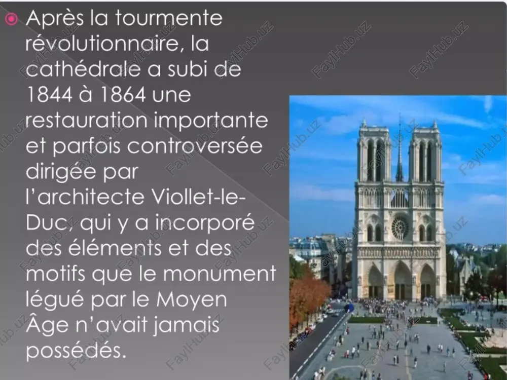 la construction s’étant étendue sur de nombreuses décennies (deux siècles), le style n'est donc pas d'une uniformité totale - Page 5