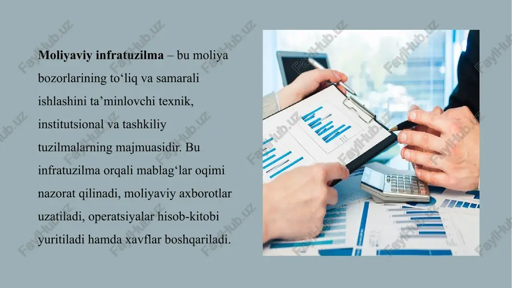 ratsiyasi moliyaviy infratuzilmaning rivojlanishida muhim rol o‘ynamoqda. masalan: • blokcheyn texnologiyasi: bu texnologiya orqali tranzaktsiyalarni shaffof va o‘zgarmas tarzda qayd etish imkoniyati yaratiladi, bu esa moliyaviy operatsiyalarning ishonchliligini oshiradi. • tezkor to‘lov tizimlari: dunyo bo‘ylab ko‘plab mamlakatlar real vaqt rejimidagi to‘lov tizimlarini joriy etmoqda, bu esa to‘lovlarning darhol amalga oshirilishini ta’minlaydi va iqtisodiy faollikni oshiradi. moliyaviy bozor infratuzilmasini tartibga solishning xalqaro standartlari xalqaro moliyaviy tashkilotlar moliyaviy bozor infratuzilmasini tartibga solish uchun quyidagi standartlarni ishlab chiqqan: • moliyaviy bozor infratuzilmalari uchun prinsiplar (pfmi): bu prinsiplar moliyaviy infratuzilmalarning xavfsizligi va samaradorligini ta’minlash uchun xalqaro standartlarni belgilaydi. moliyaviy infratuzilma va tartibga solishning iqtisodiyotga ta’siri moliyaviy infratuzilma va tartibga solish iqtisodiyotning quyidagi jihatlariga bevosita ta’sir ko‘rsatadi: • moliyaviy barqarorlikni ta’minlash: samarali tartibga solish orqali moliyaviy inqirozlarning oldi olinadi va tizimli xavflar kamaytiriladi. • iste’molchilarni himoya qilish: moliyaviy xizmatlardan foydalanuvchilarning huquqlari va manfaatlari himoya qilinadi, bu esa moliyaviy tizimga bo‘lgan ishonchni oshiradi. xulosa moliyaviy infratuzilma …