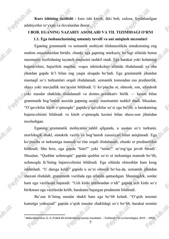 y markazini tashkil etadi va voqelikdagi predmet, hodisa yoki shaxsni bildiradi. eganing grammatik va semantik mohiyatini birgalikda o‘rganish natijasida uning gapdagi vazifasi yanada aniq namoyon bo‘ladi. ega grammatik jihatdan mustaqil birlik bo‘lib, kesim bilan shaxs-son, ko‘plik-yakkalik jihatidan moslashadi. “men o‘qiyman”, “biz o‘qiymiz” kabi gaplarda ega va kesim o‘rtasida shaxs-son mosligi yaqqol ko‘rinadi. agar bu moslik buzilsa, gapning grammatik tuzilishi ham izdan chiqadi. shu bois ega va kesim o‘rtasidagi moslik tildagi sintaktik uyg‘unlikni ta’minlovchi asosiy omillardan biri hisoblanadi. ega nafaqat fe’l bilan, balki butun gapning semantik tuzilmasi bilan ham bog‘liq bo‘ladi. gapdagi ma’noni anglashda aynan eganing kim yoki nima ekanligi muhim ahamiyat kasb etadi[footnoteref:2]. masalan, “o‘qituvchi kitob o‘qimoqda” va “o‘quvchi kitob o‘qimoqda” gaplari grammatik jihatdan bir xil bo‘lsa-da, eganing o‘zgarishi natijasida butun gapning ma’nosi o‘zgaradi. demak, ega semantik jihatdan gapning mazmuniy o‘qini belgilovchi bo‘lak sifatida til tizimida markaziy o‘ringa ega. [2: bahodirova, n. o‘zbek tili grammatikasining zamonaviy talqini. – toshkent: alisher …