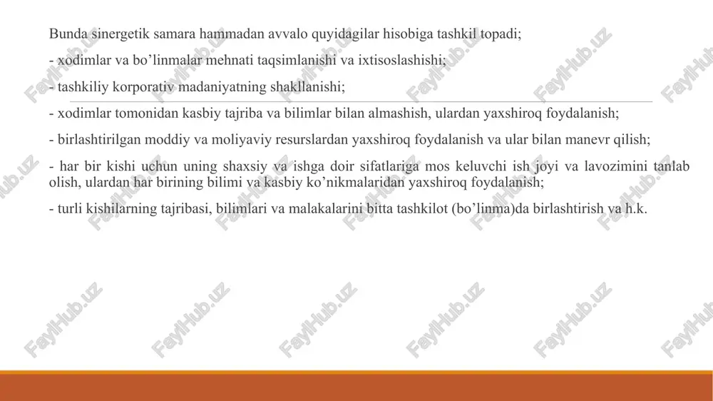 akatlar yuksak taraqqiyot sur’atlariga an’anaviy vertikal boshqaruv tizimidan gorizontal boshqaruvga transformatsiya bo‘lishi natijasida erishgan. xar bir strukturada rasmiy va norasmiy aloqalar mavjud. rasmiy aloqalar avvalo vertikal aloqalrdir. ular raxbarlikning va bo‘ysinishning turiga ko‘ra bir biridan farq qiladi . agar raxbarlik tulaqonli bo‘lib, qo‘yi organ qo‘yi faoliyatga doir barcha masalalarga daxldor bo‘lsa, u xolda bu xildagi aloqa chiziqli rasmiy aloqa deb ataladi. agar raxbarlik cheklangan bo‘lib, qo‘yi organ qo‘yi faoliyatga doir o‘zining masalalariga daxldor bo‘lsa, u xolda bu xildagi aloqa funksional vazifaviy rasmiy aloqa deb ataladi. organlar o‘rtasidagi vertikal aloqadan tashqari gorizontal aloqalar xam mavjud bo‘lib, ular muvofiqlashtirish, uyg‘unlashtirish va xamkorlik qilish tarzidagi aloqalardir. norasmiy aloqalargi xam e’tibor berish kerak. chunki: norasmiy aloqalar rasmiy strukturaning barcha bo‘g‘inlari bilan kesishadi; qator munosabatlar ishdan tashqarida paydo bo‘ladi va korxonaning barcha ishiga ta’sir ko‘rsatadi; norasmiy tizim o‘zining ko‘pgina ko‘rsatkichlari bo‘yicha korxona faoliyatining samarali tashkil qilinishiga imkon beradi. ammo norasmiy aloqalarning salbiy jixatlari xam yo‘q …
